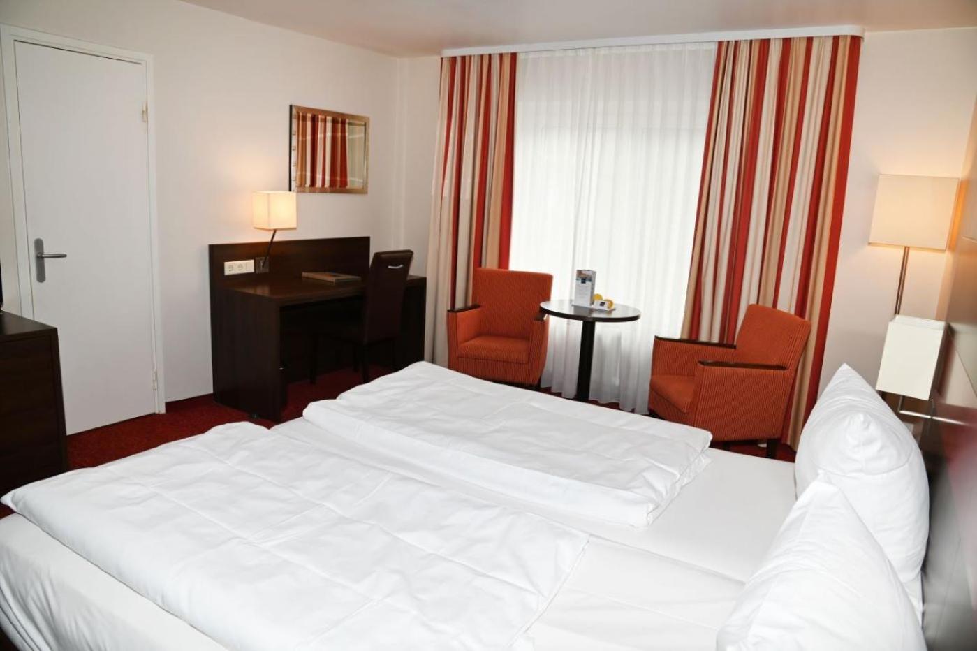 Double Room - Land Side photo 2