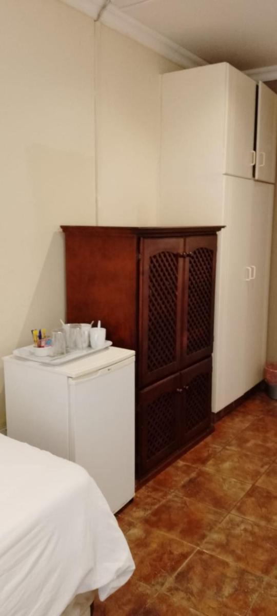 Classic Triple Room photo 2