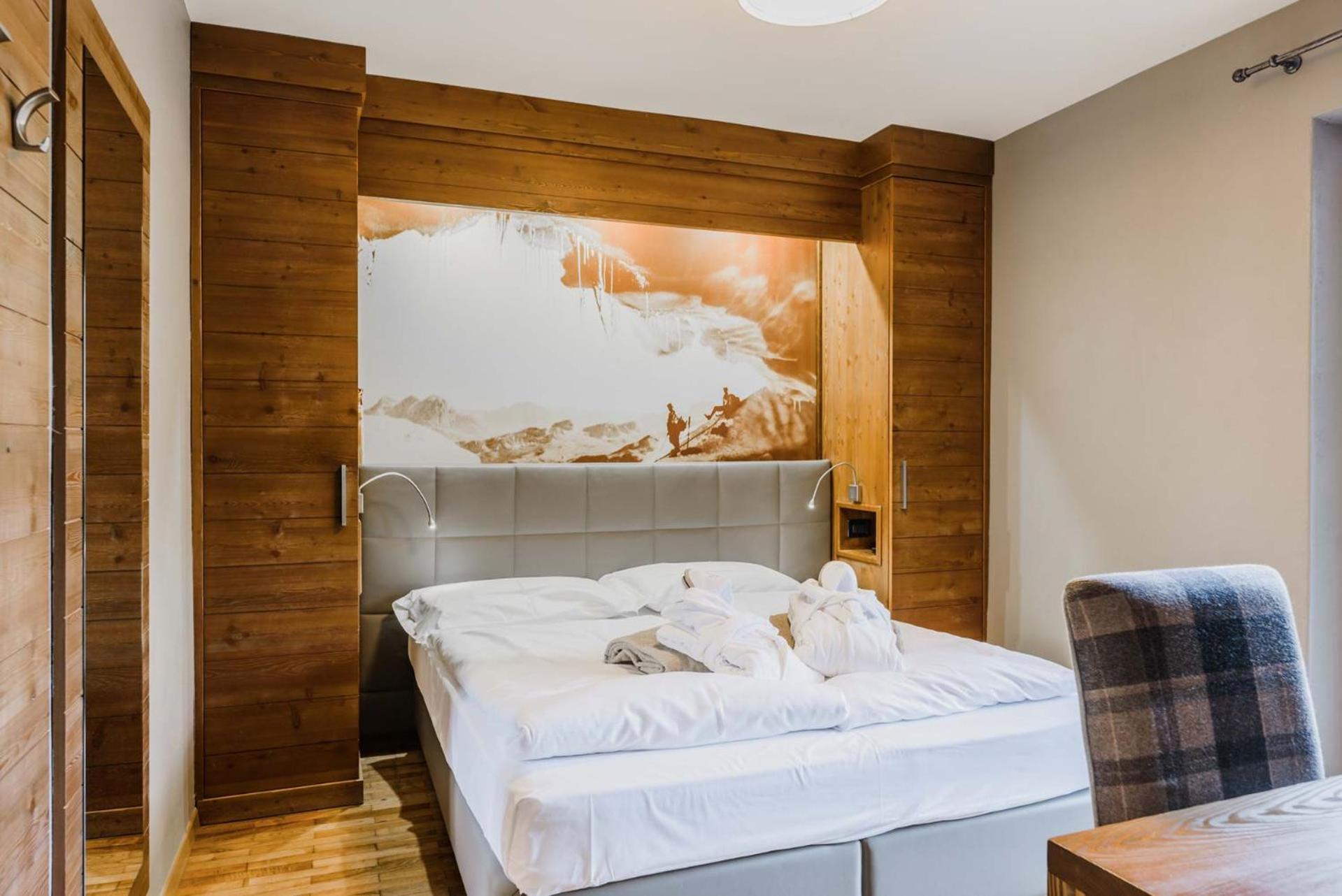 Standard Double or Twin Room photo 1