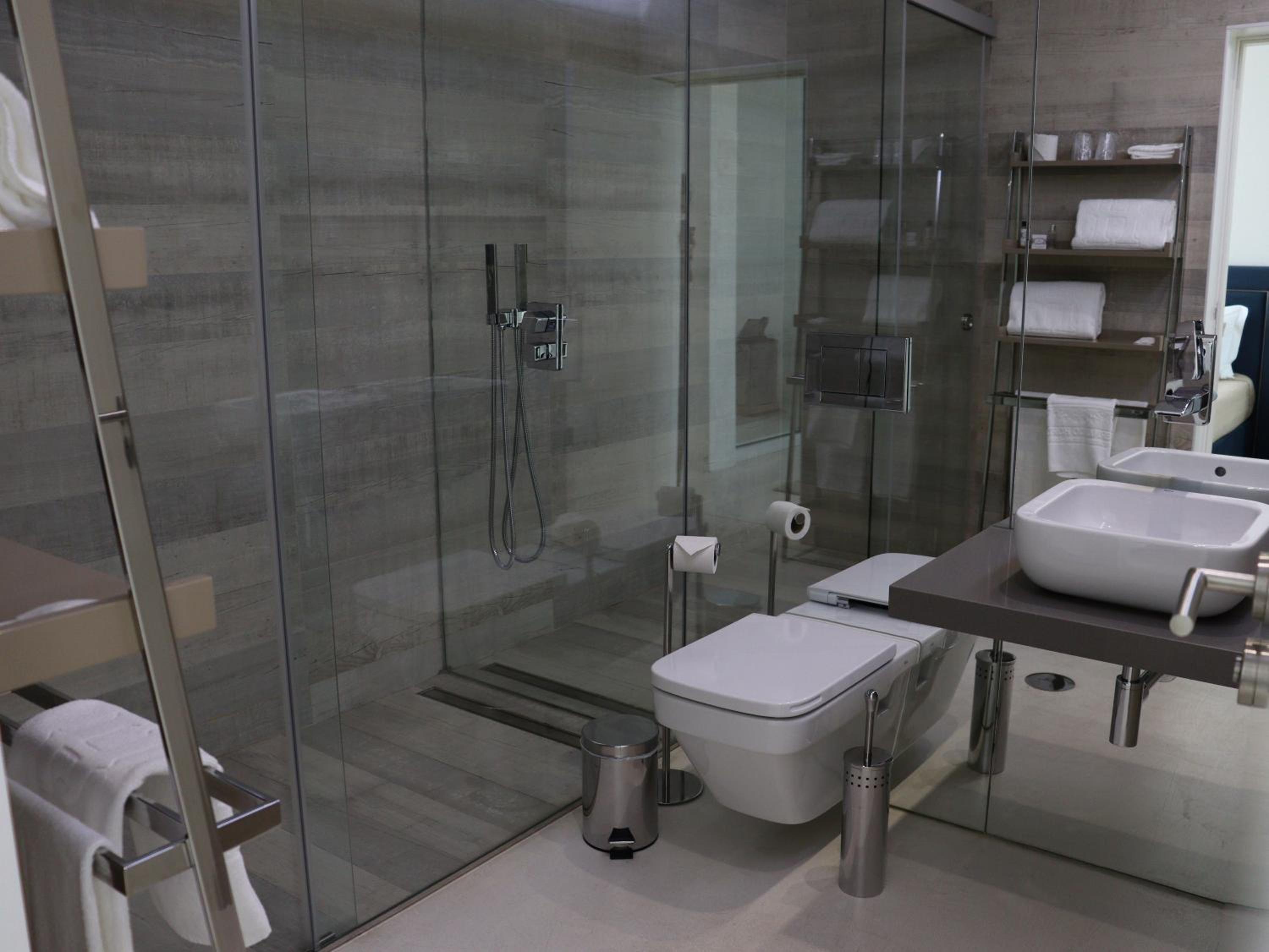 Double Room with Balcony - Photo 3