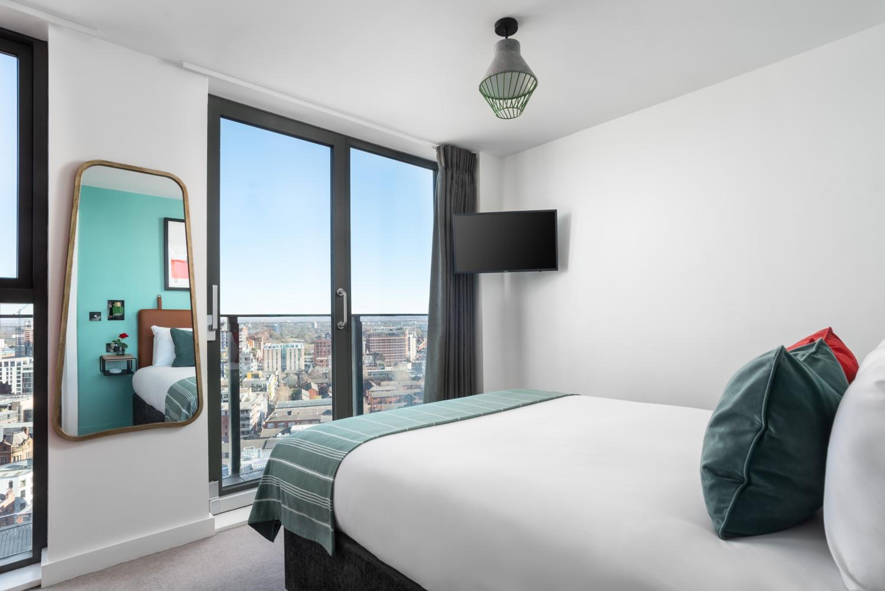 Two Bedroom Suite - Photo 13