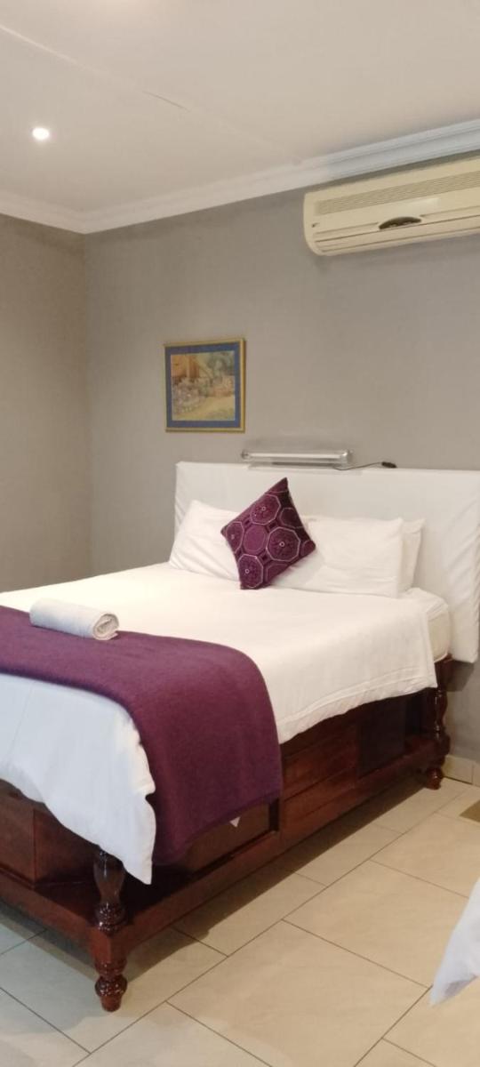 Basic Triple Room photo 2