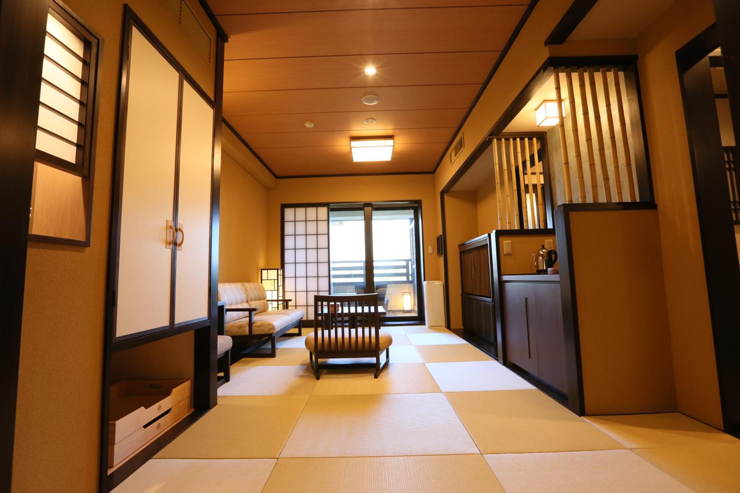 Standard Twin Room with Tatami Area and Open Air Bath - Non-Smoking - Photo 12
