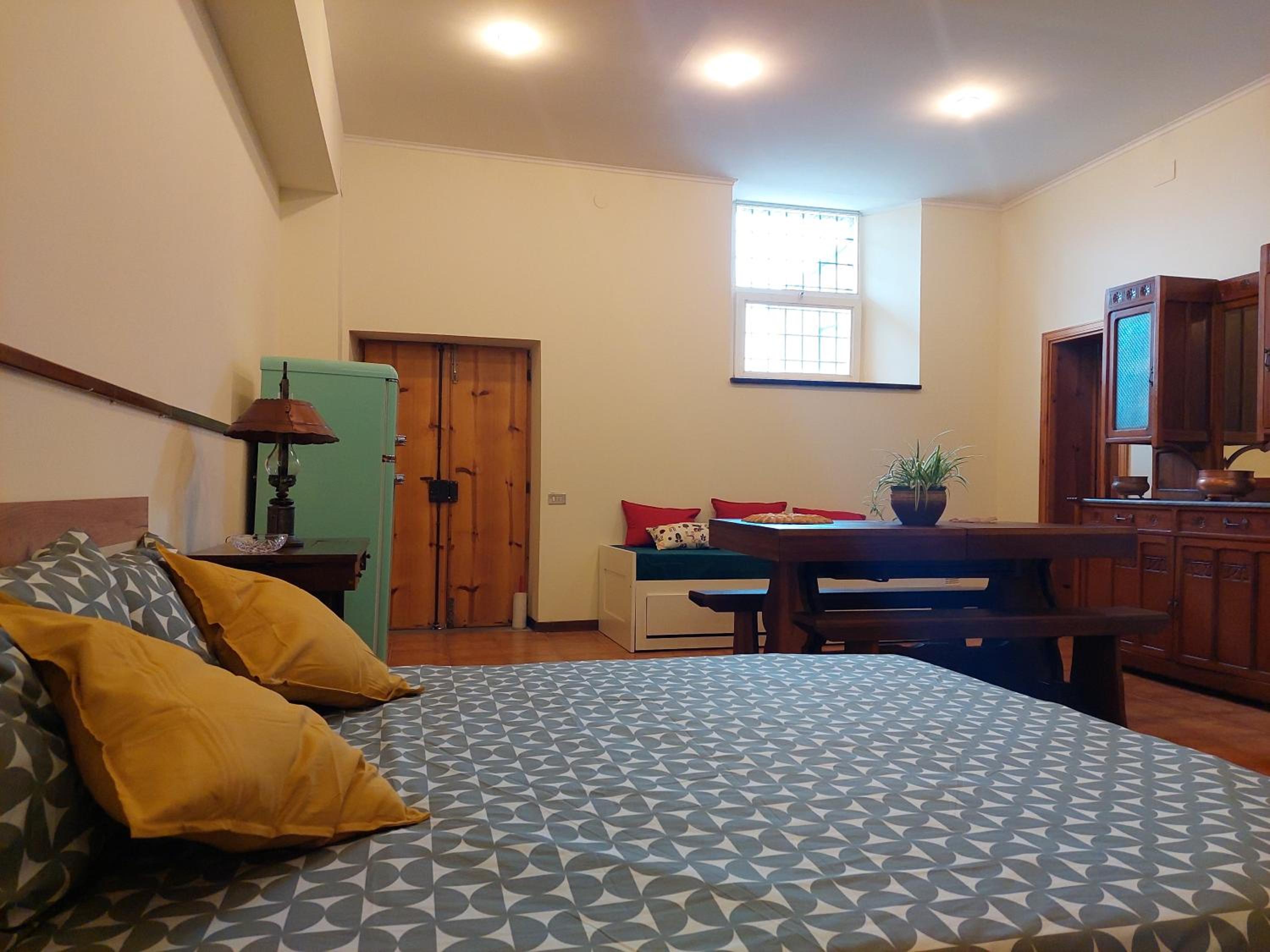 One-Bedroom Apartment photo 2