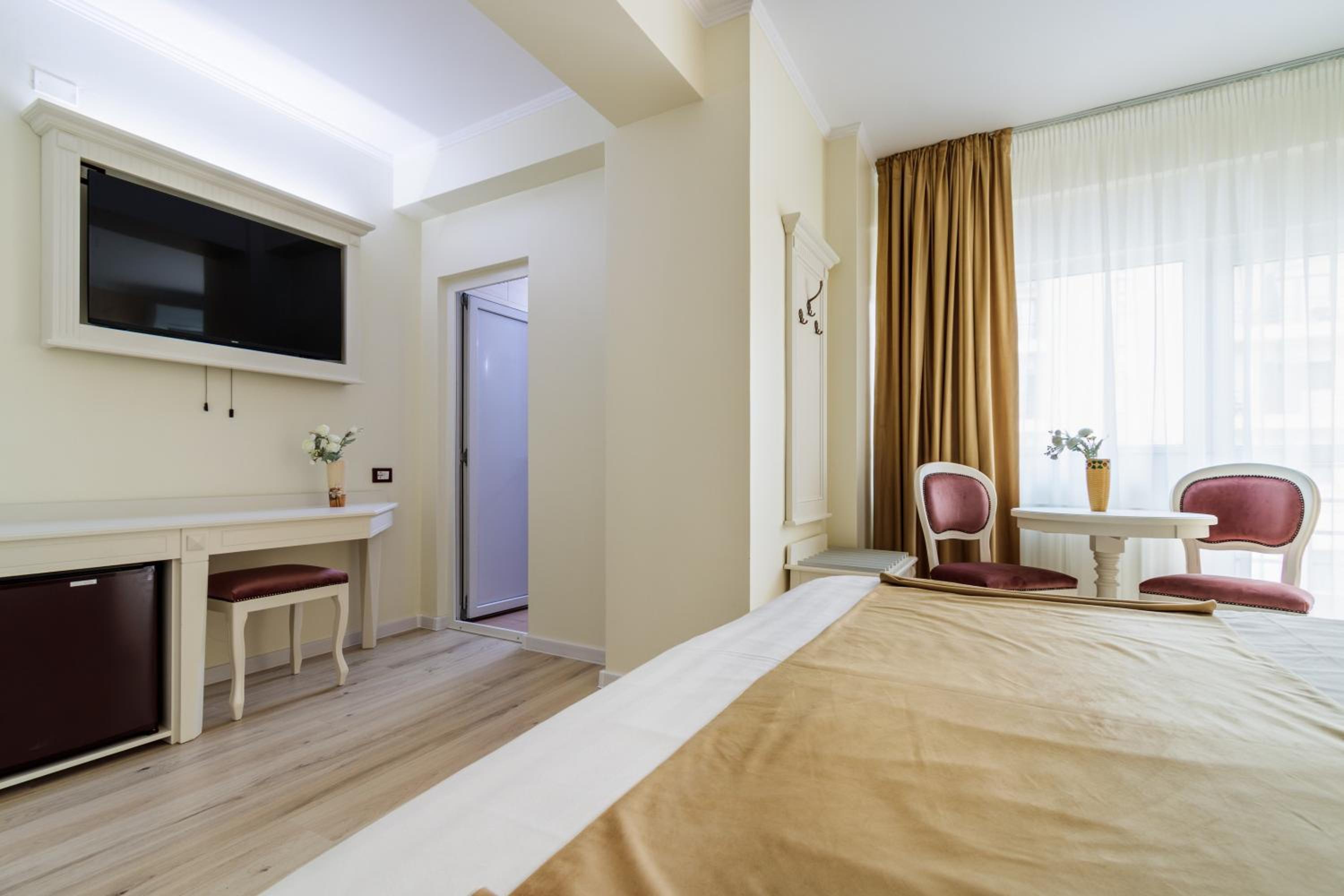 Double Room with Extra Bed photo 1