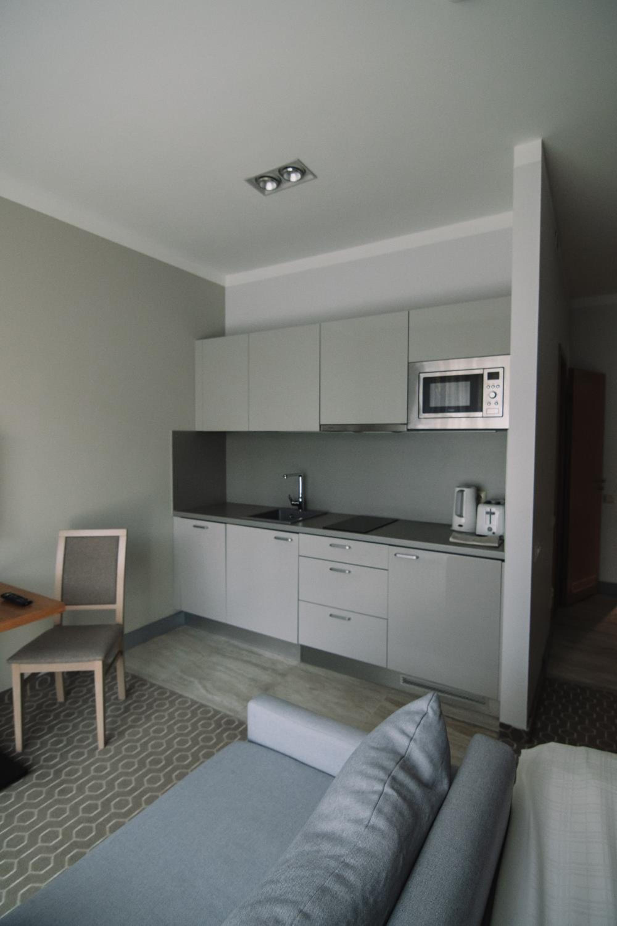 Studio Apartment - Photo 11