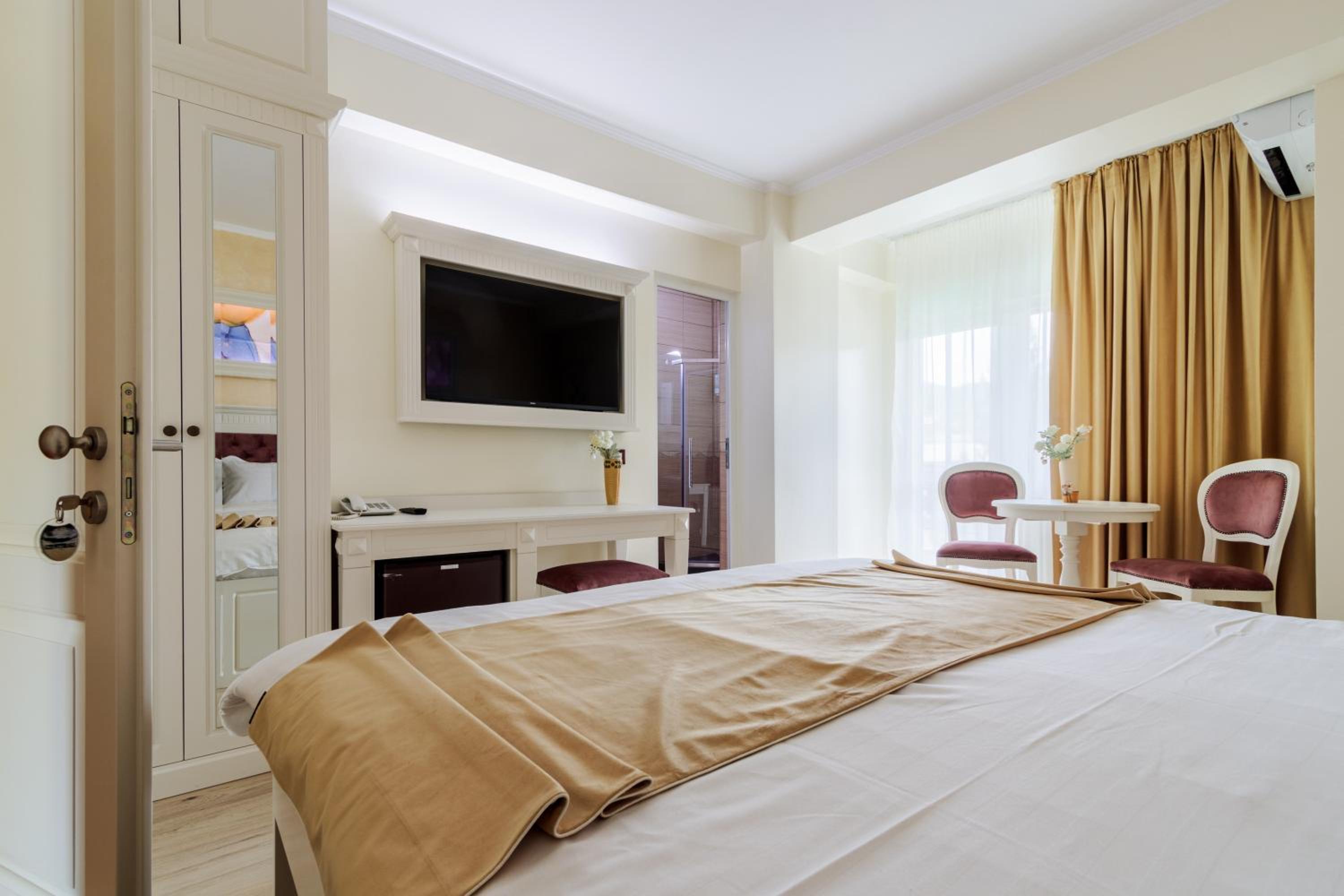 Double Room with Balcony photo 3