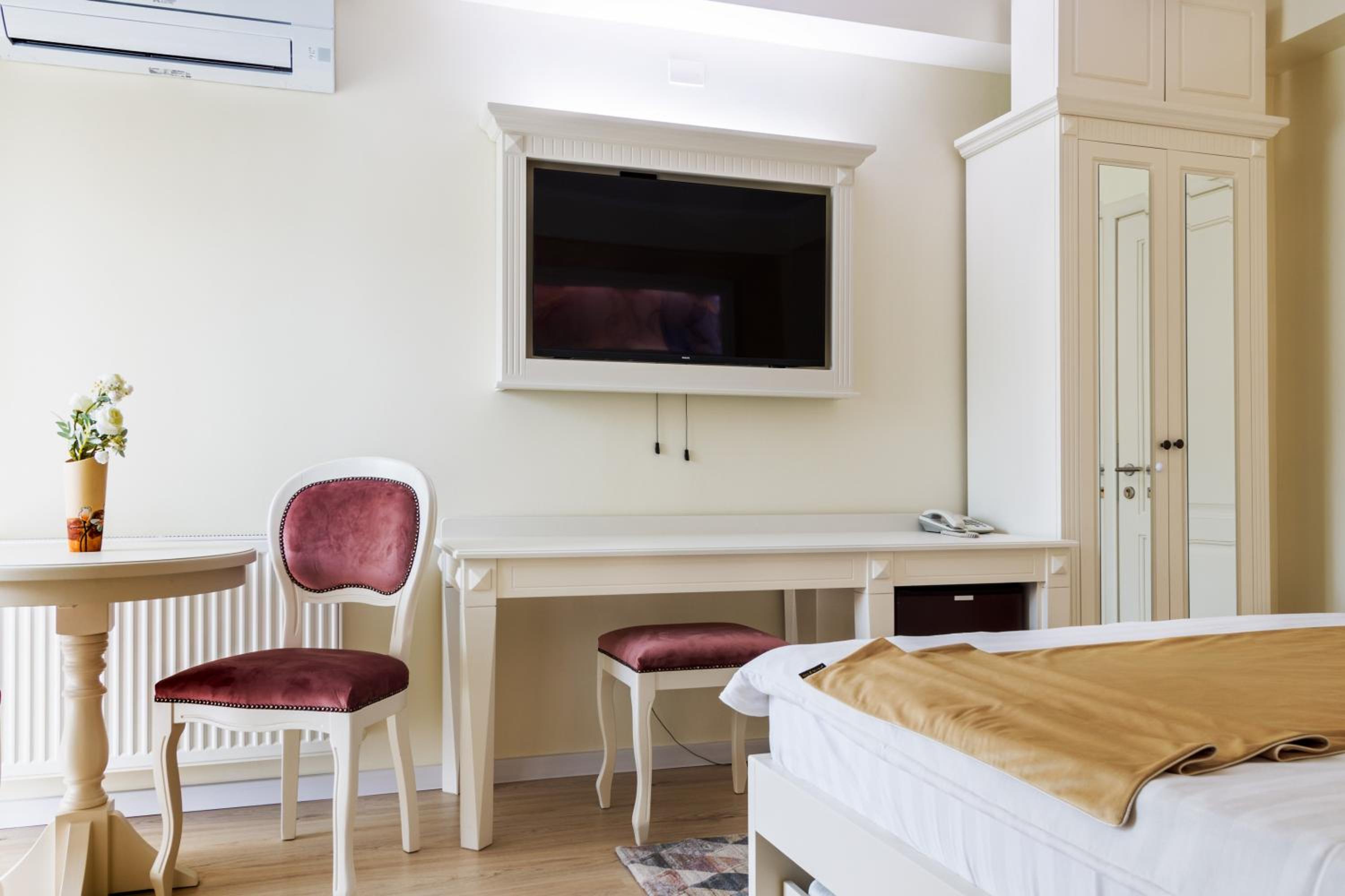 Double Room with Extra Bed photo 1