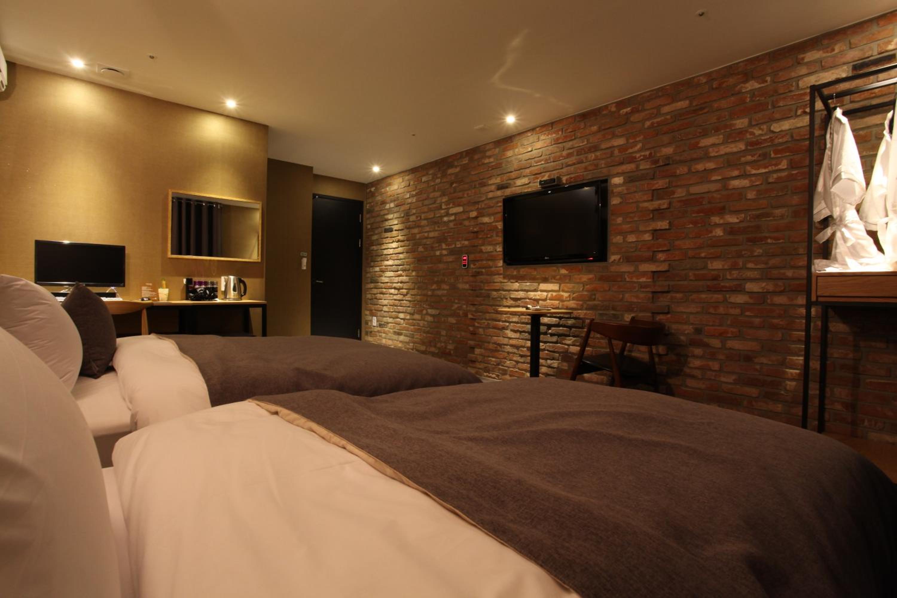 Budget Double or Twin Room photo 3