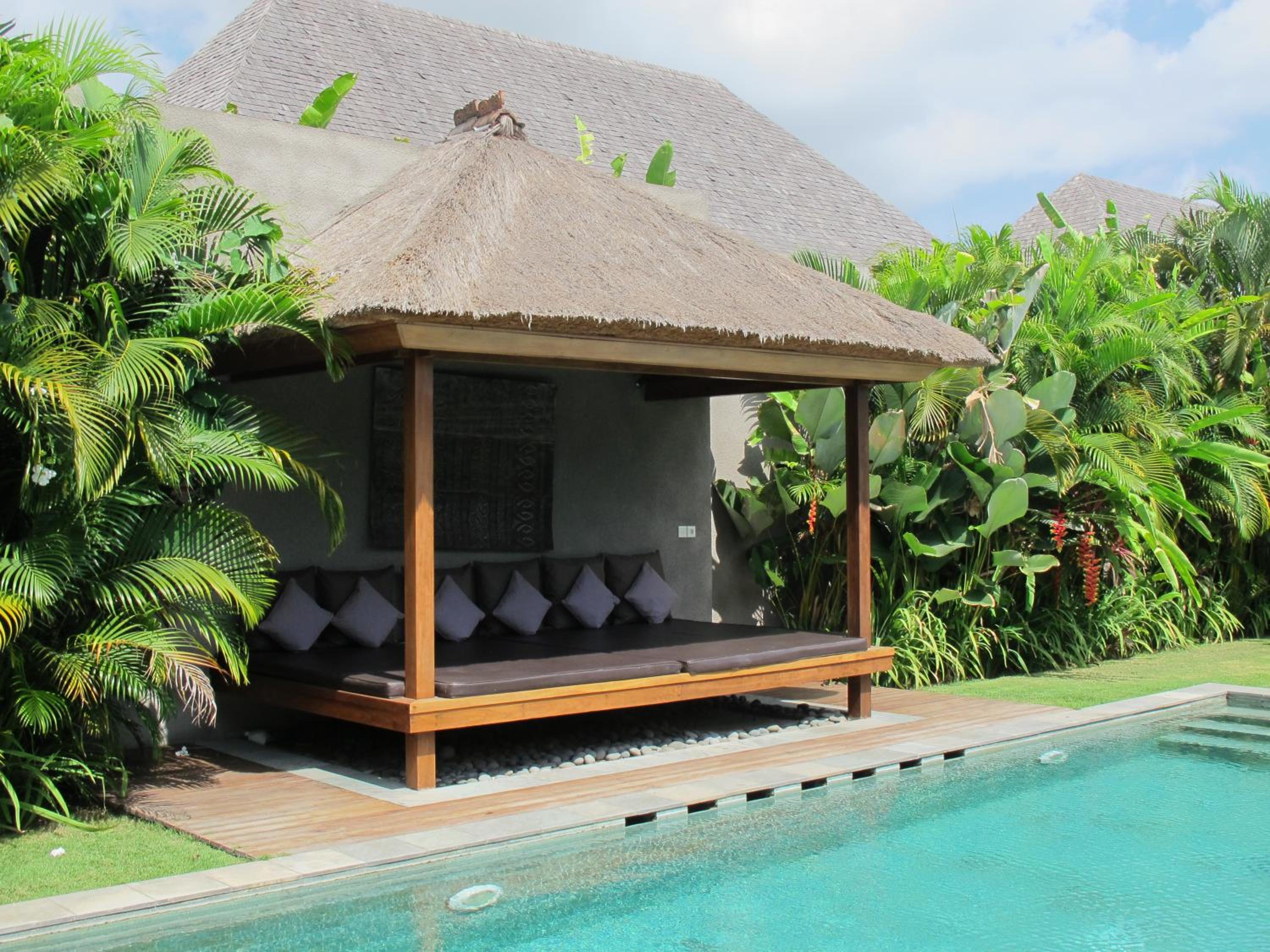Five-Bedroom Villa with Private Pool and Fully Equipped Kitchenette - Photo 62