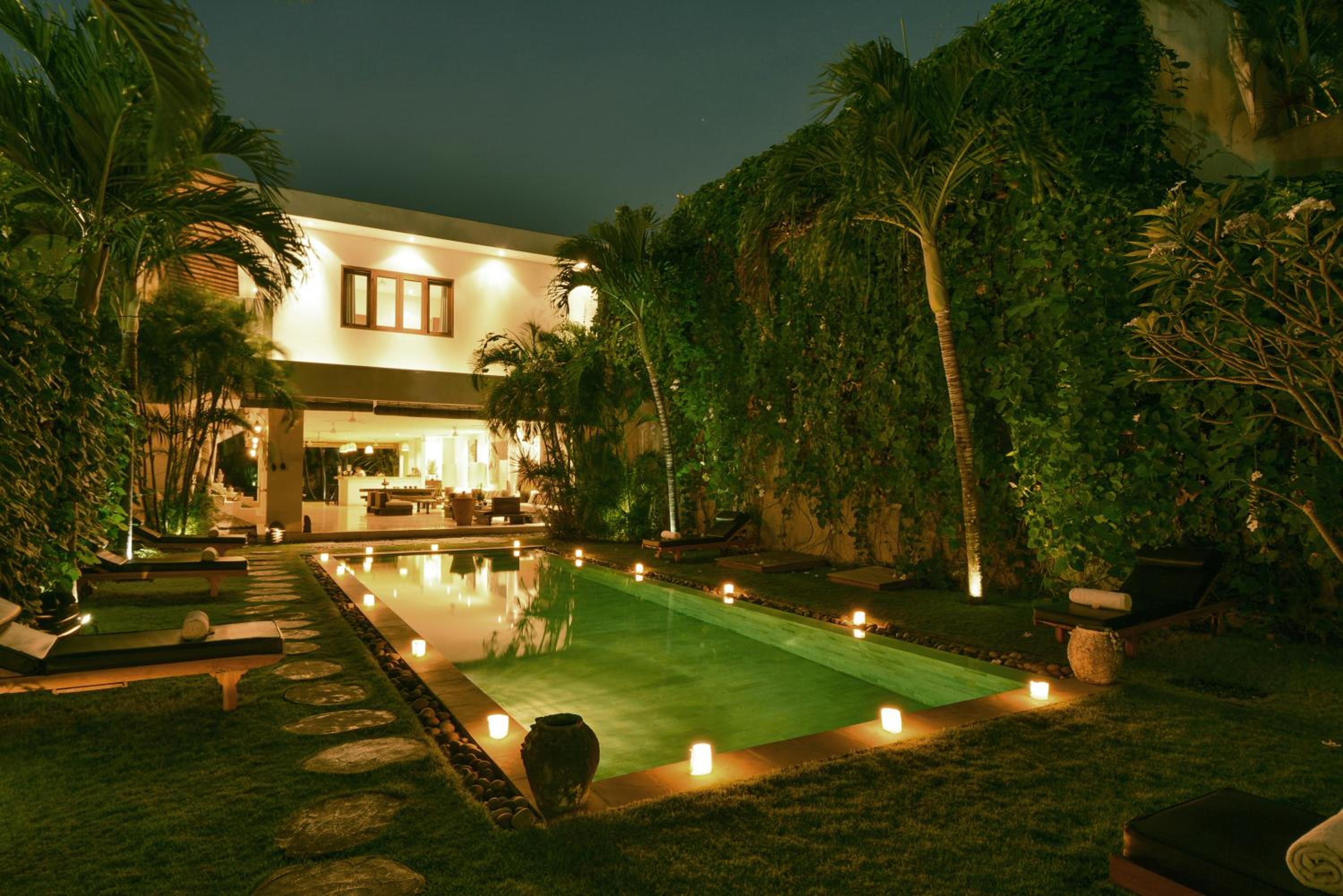 Five-Bedroom Villa with Private Pool and Fully Equipped Kitchenette - Photo 60