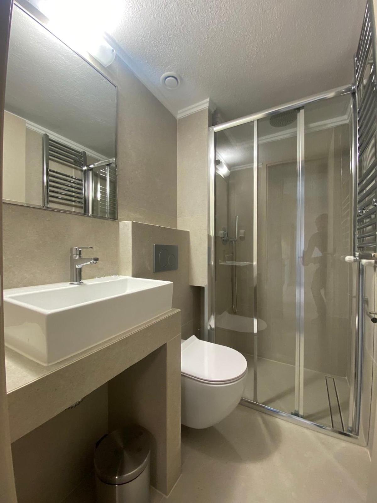 One-Bedroom Standard Apartment