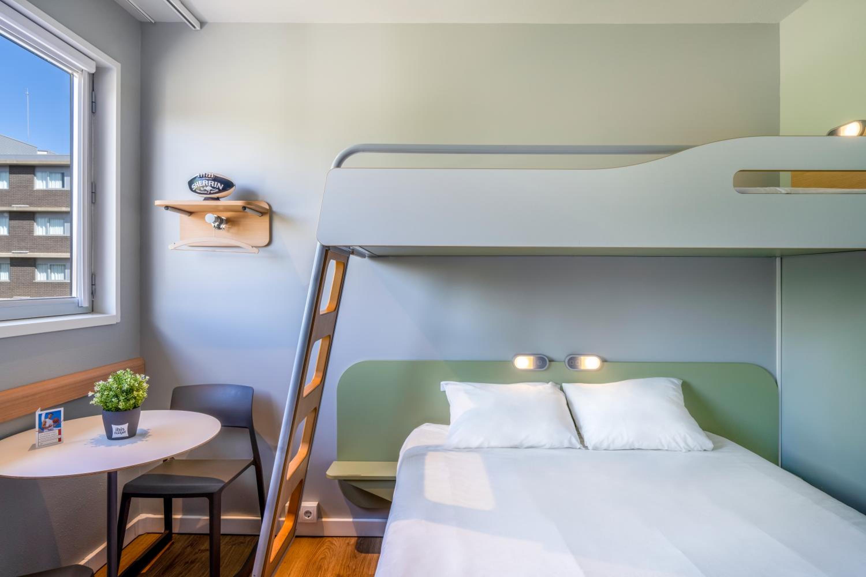 Superior Double Room with Bunk Bed - Photo 5