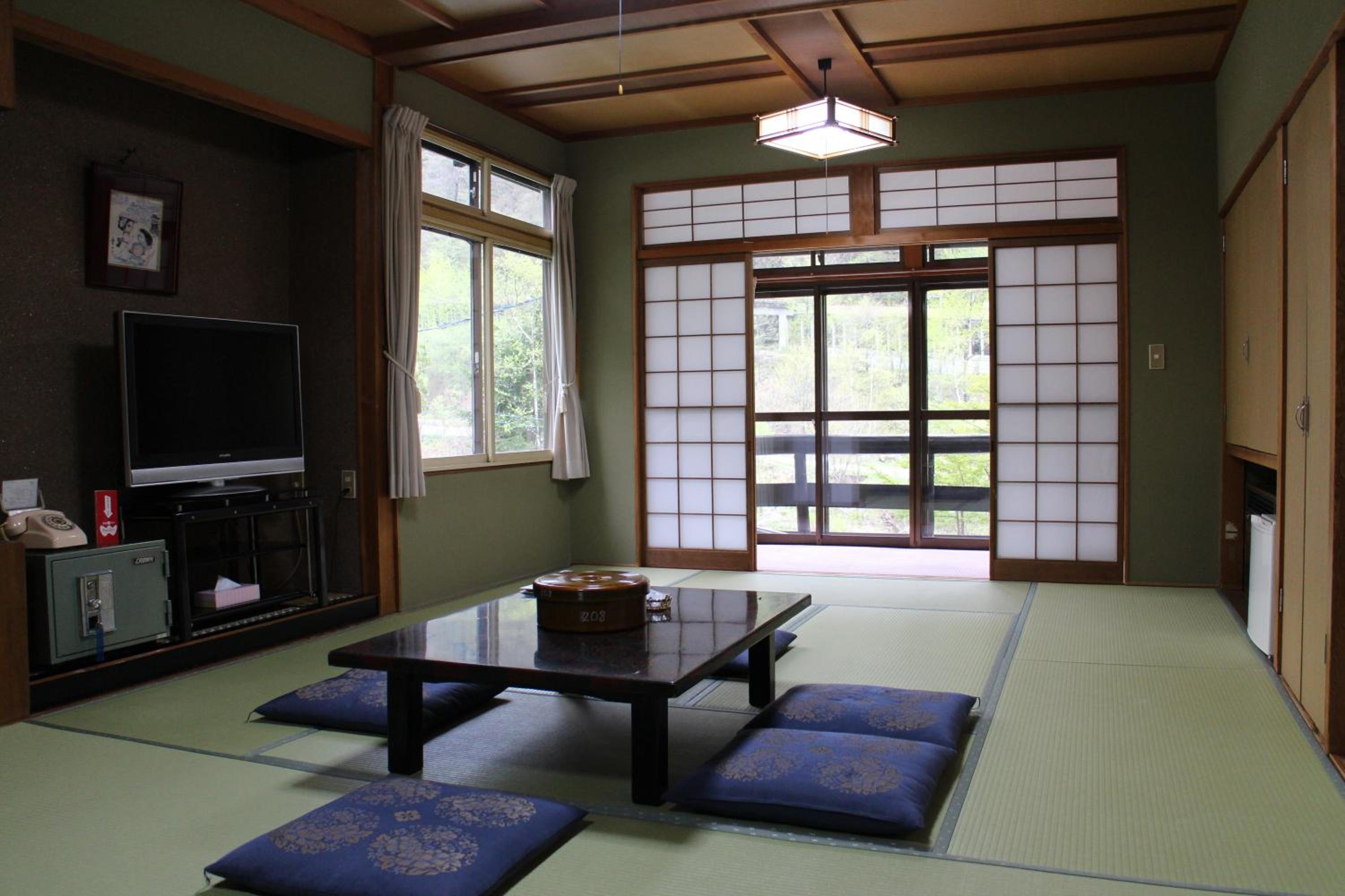 Japanese-Style Standard Room with Shared Bathroom photo 1