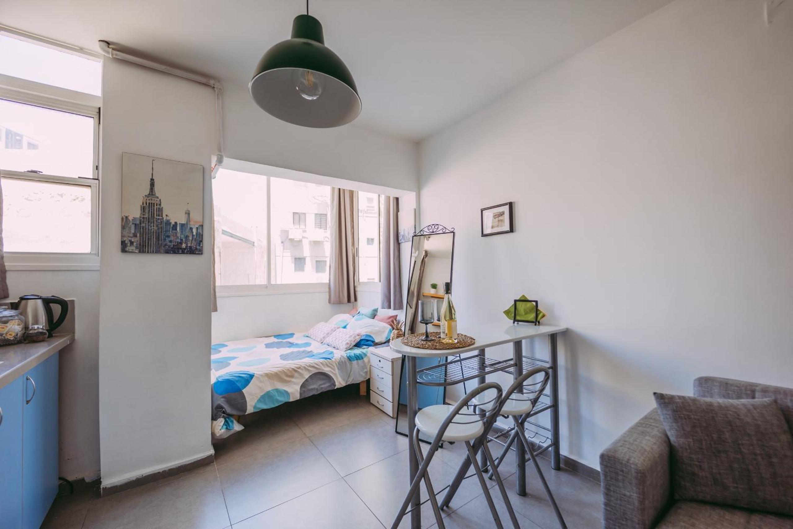 Studio Apartment photo 1