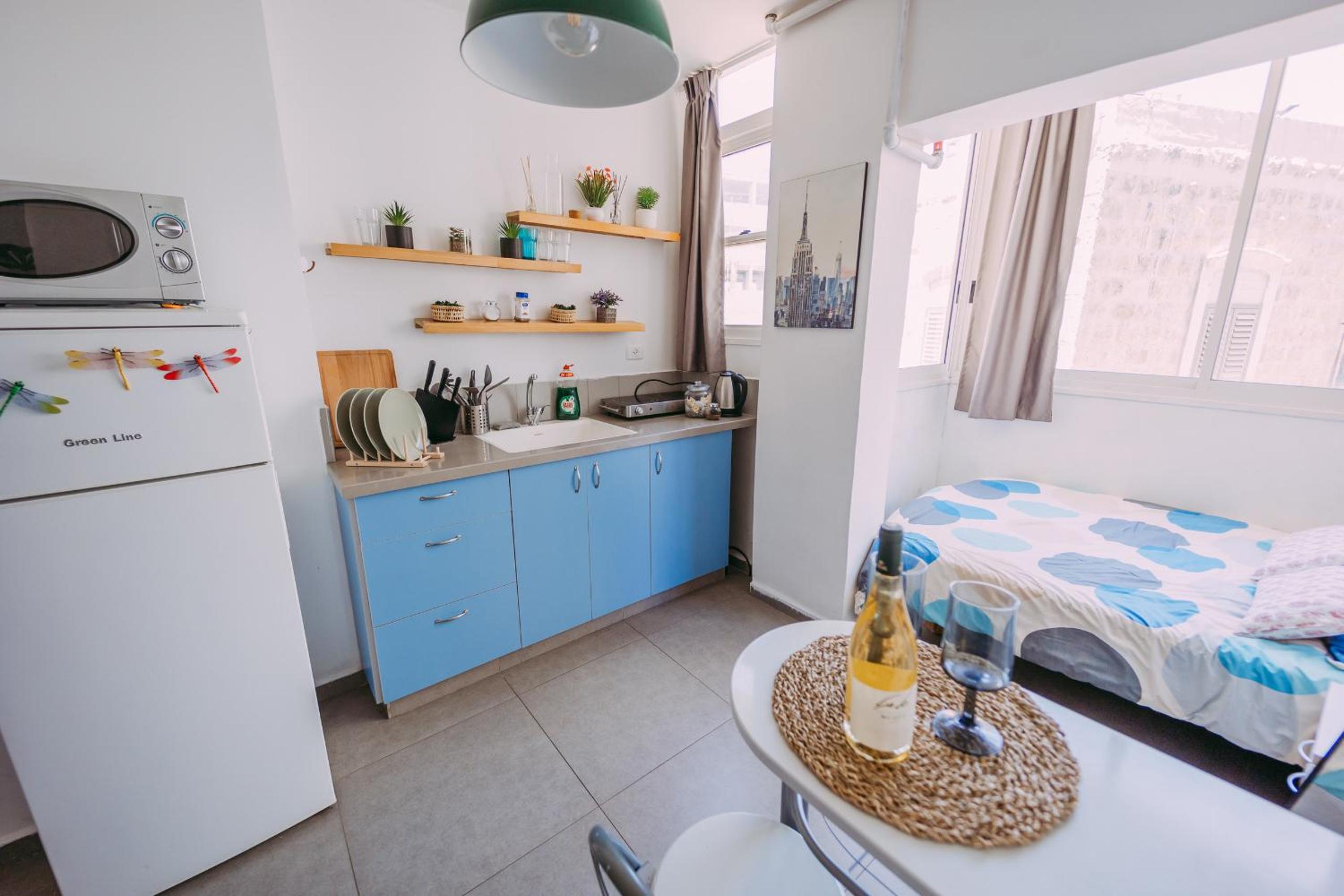 Studio Apartment photo 2