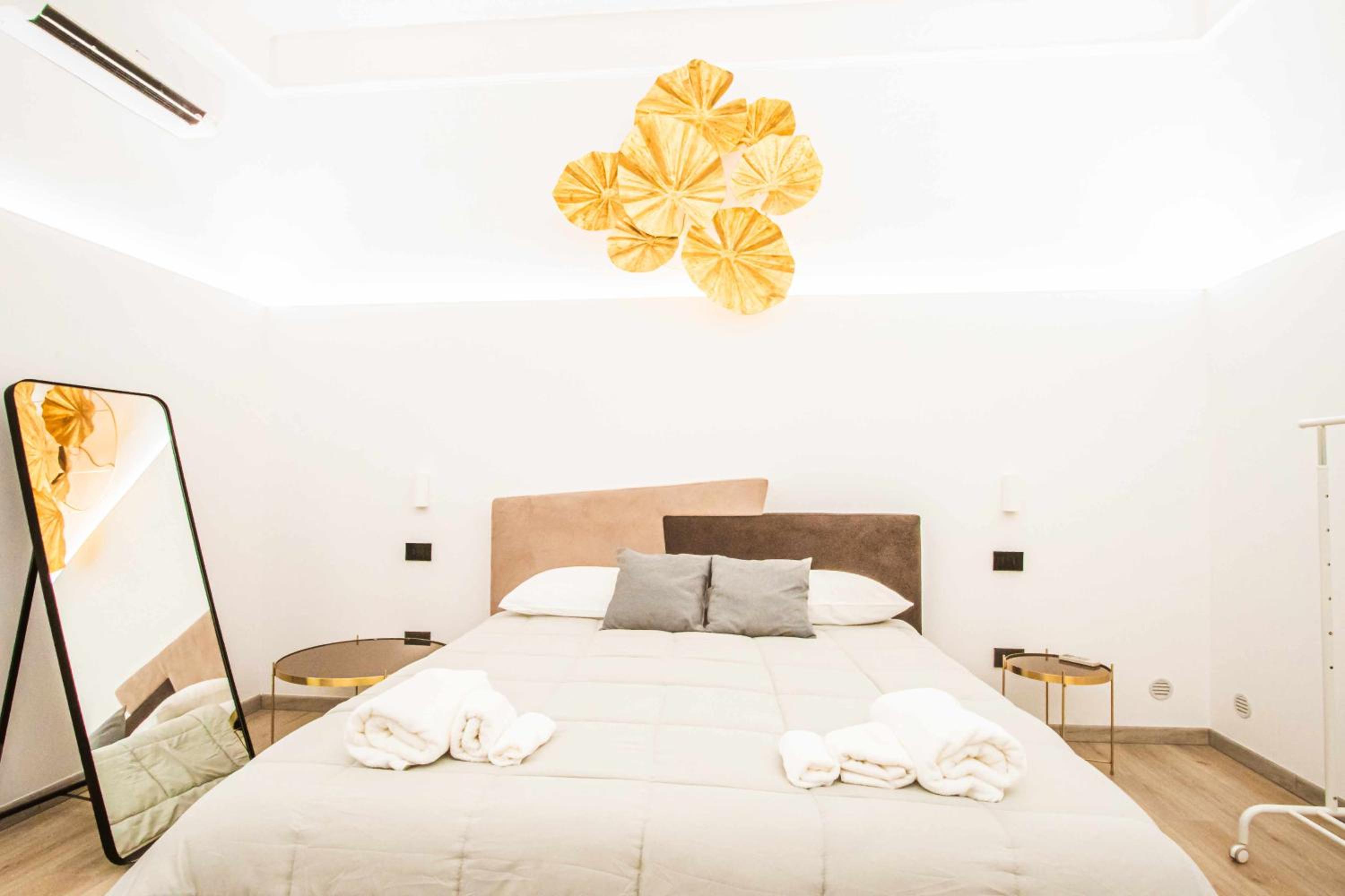 One-Bedroom Deluxe Apartment