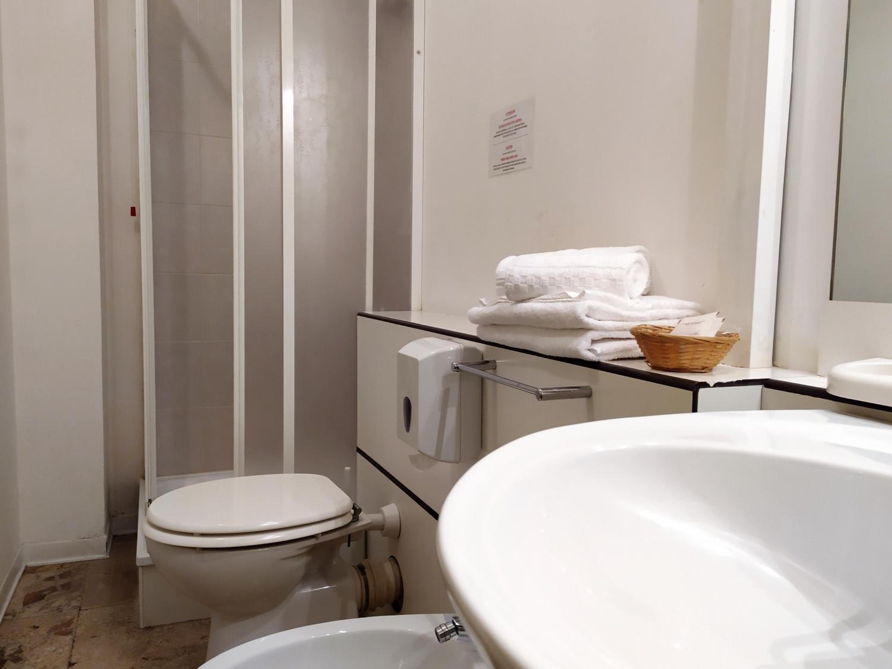 Single Room photo 2
