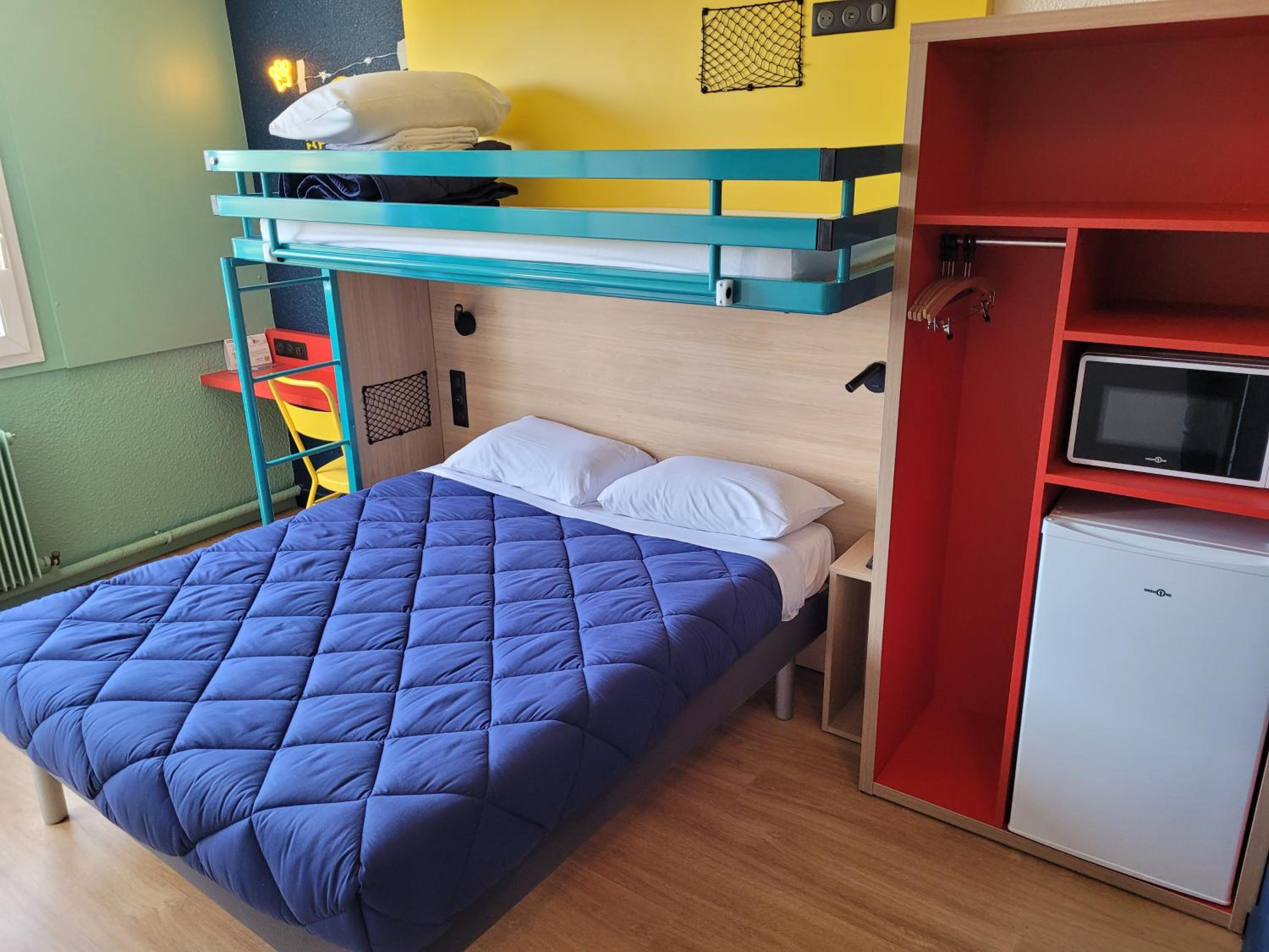 1 Double Bed 1 Single Bed