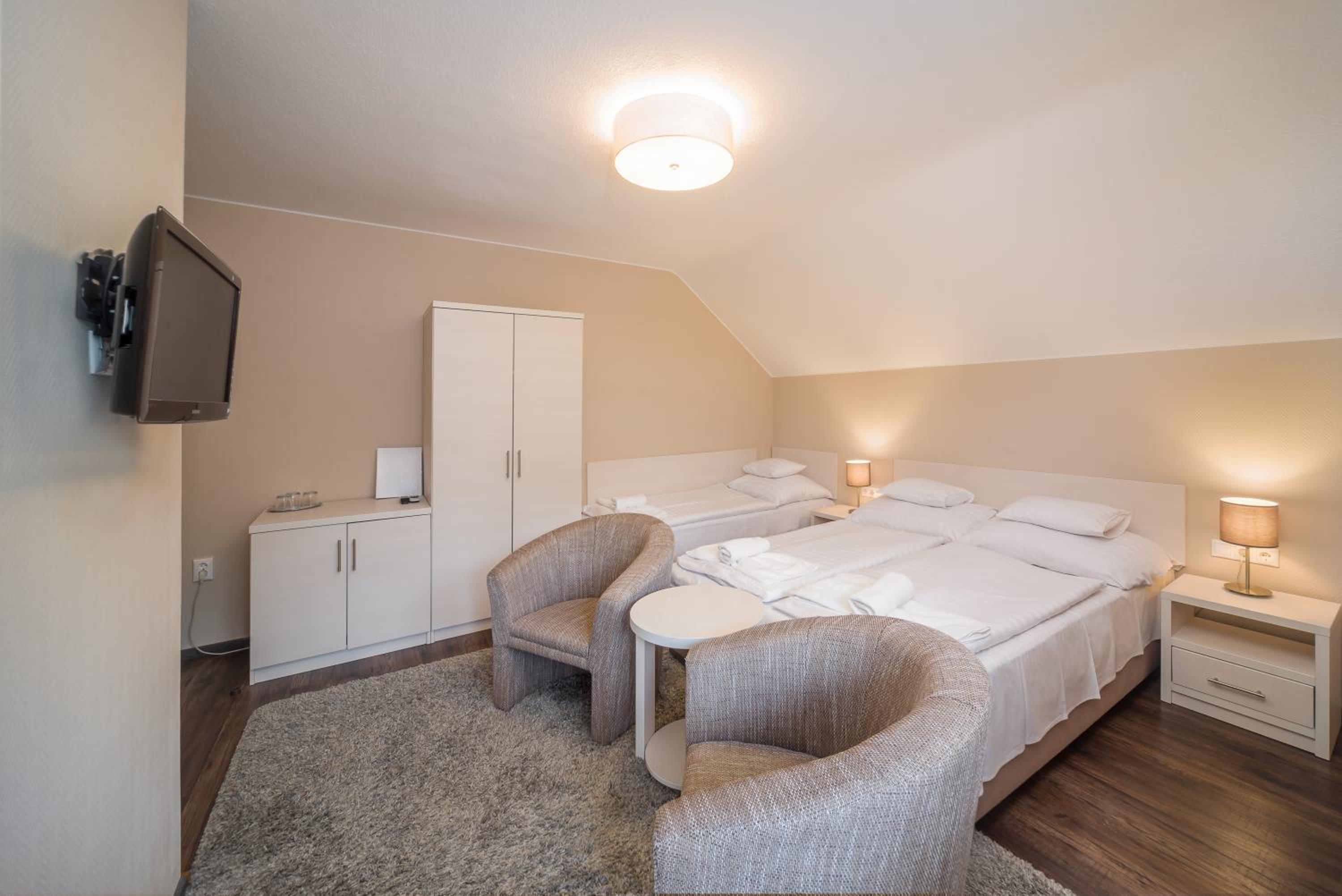Triple Room with Balcony - Photo 1