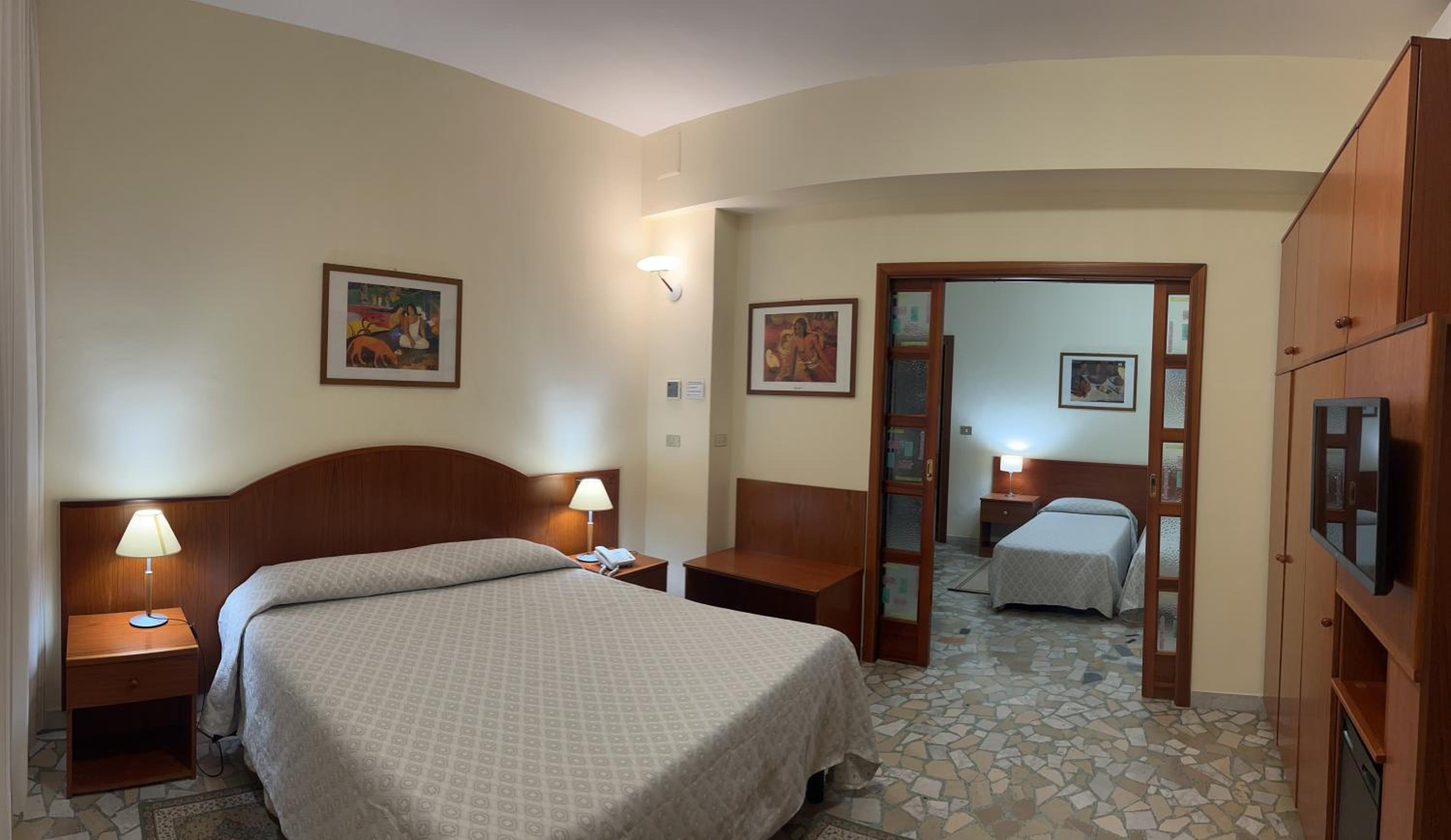 Superior Quadruple Room - Photo 2