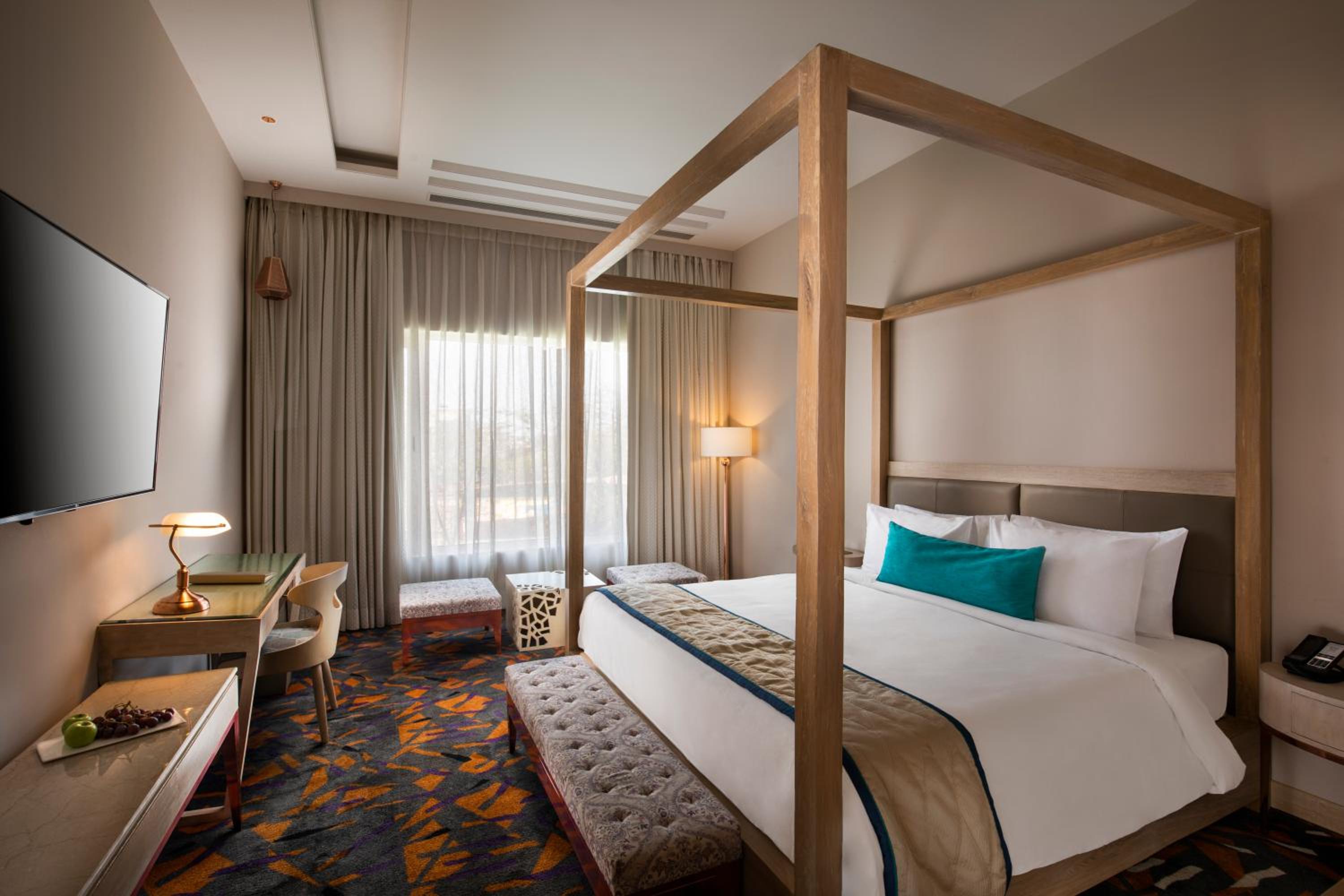 Premium Room with 2 Pints of Beer and 20% discount on FNB & Laundry, Guaranteed Early Check-In upto 2 hours, 1+1 Happy Hour from 1pm - 11pm on selected brands at Lattice Bar photo 1