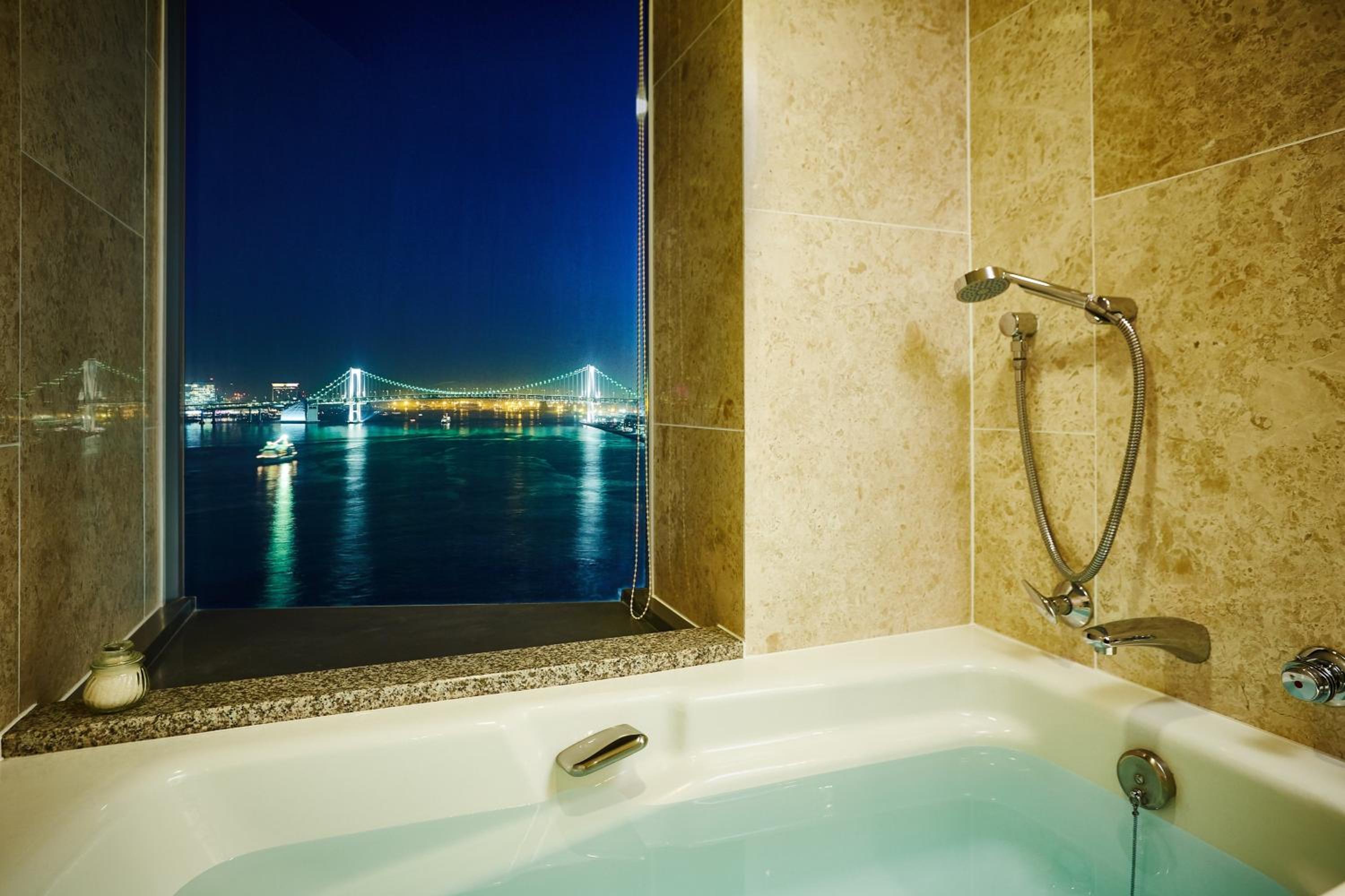 Premium Twin Room with Bay View