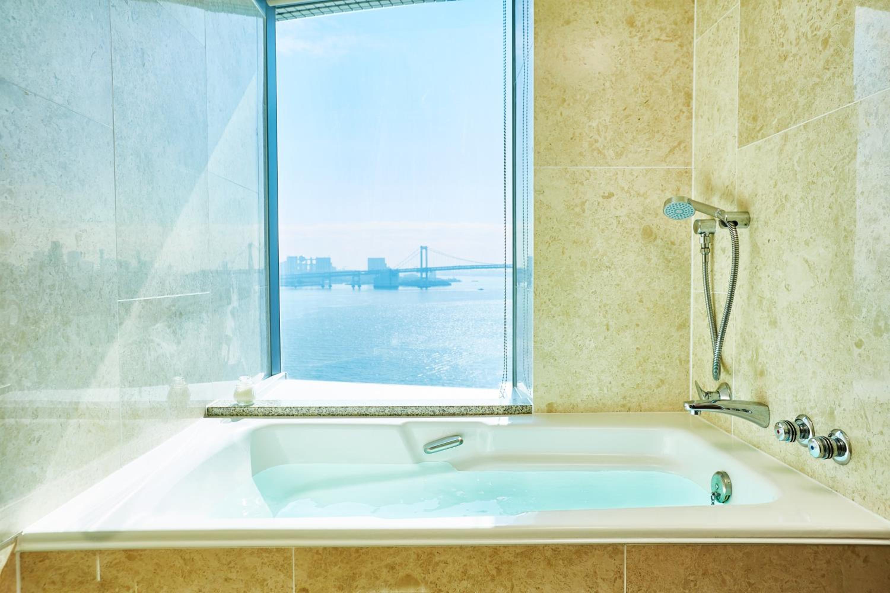 Premium Twin Room with Bay View photo Premium Twin Room with Bay View photo