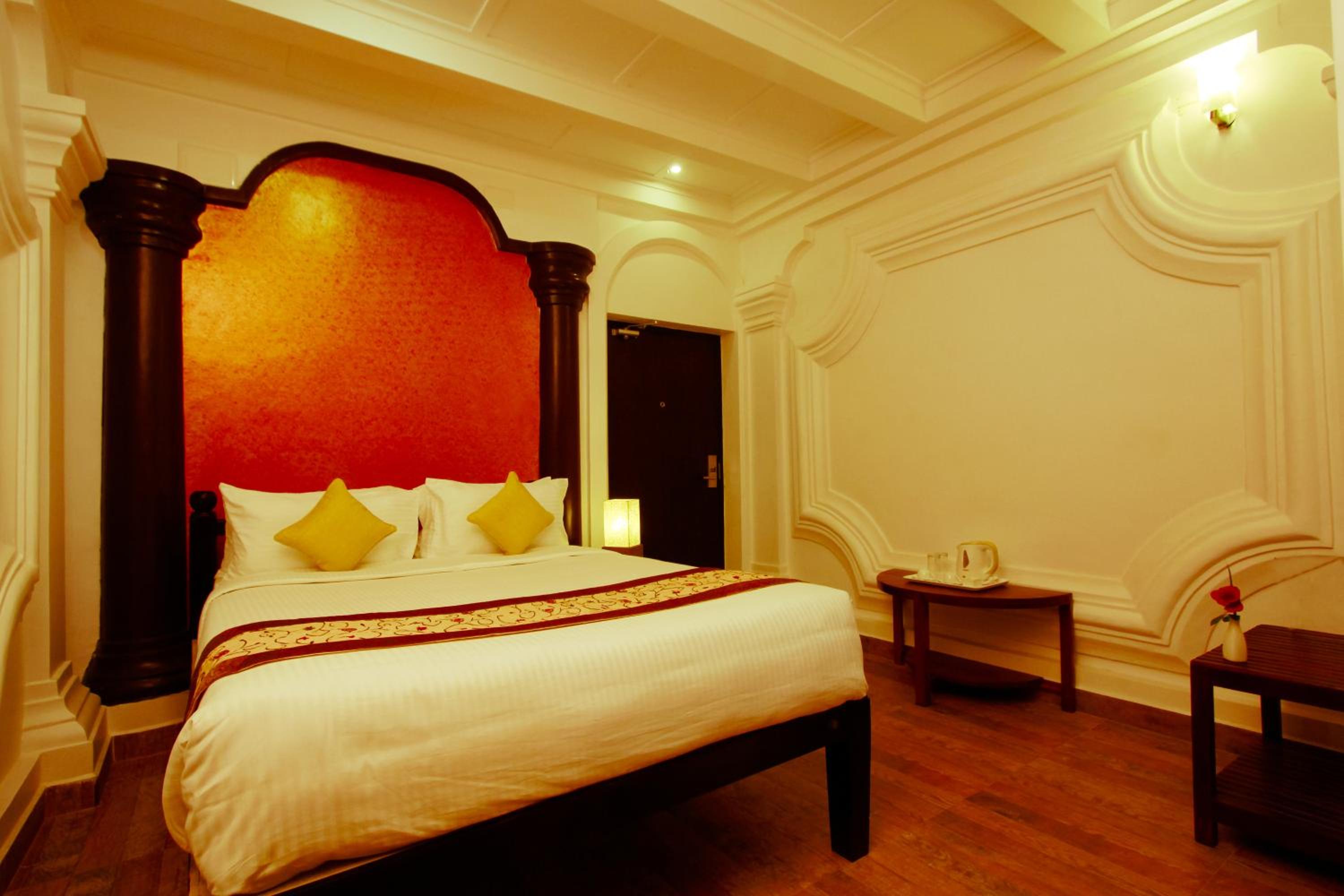 Deluxe Room - Photo 5