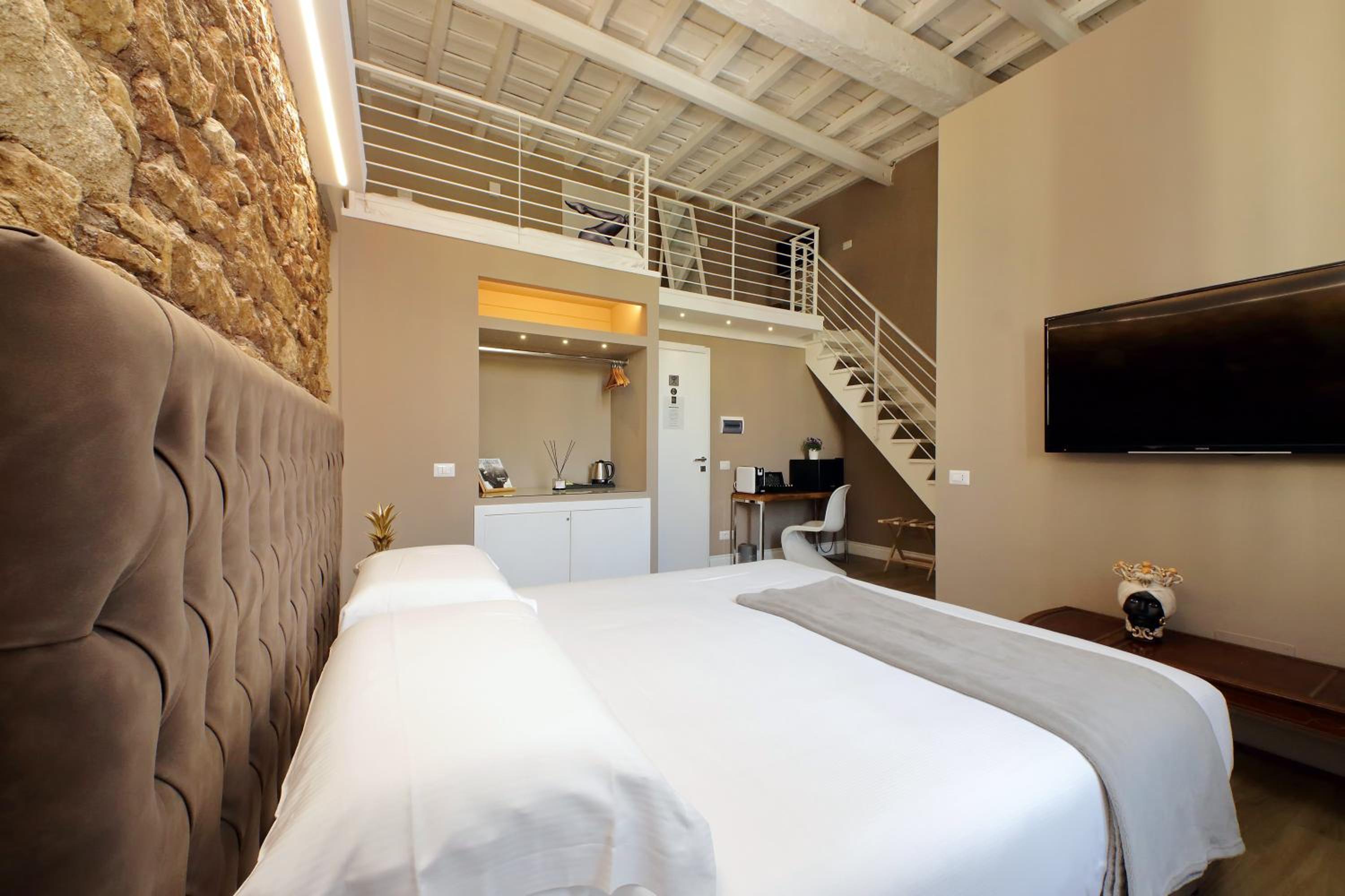 Deluxe Junior Suite - Photo 7