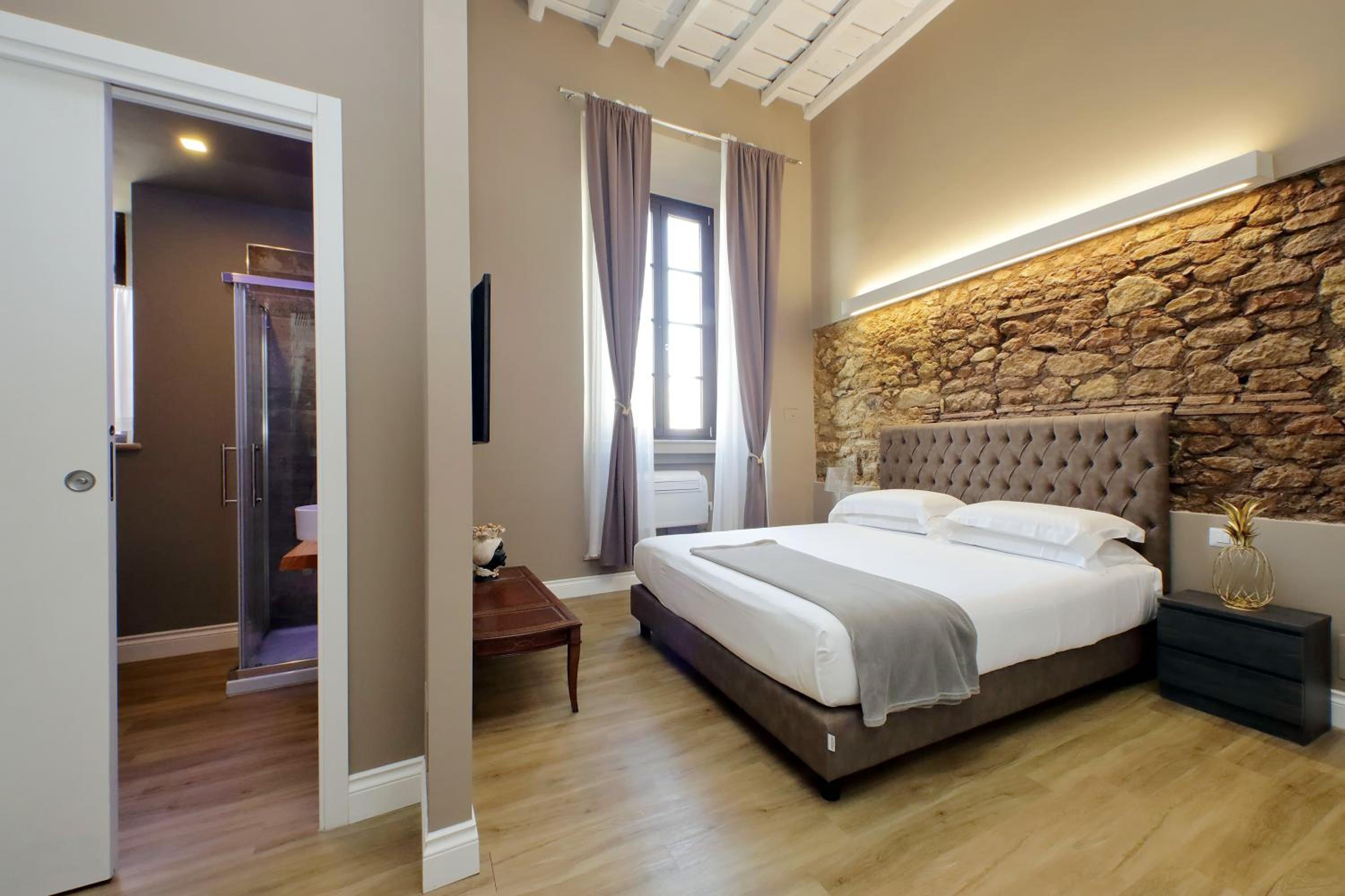 Deluxe Junior Suite - Photo 6