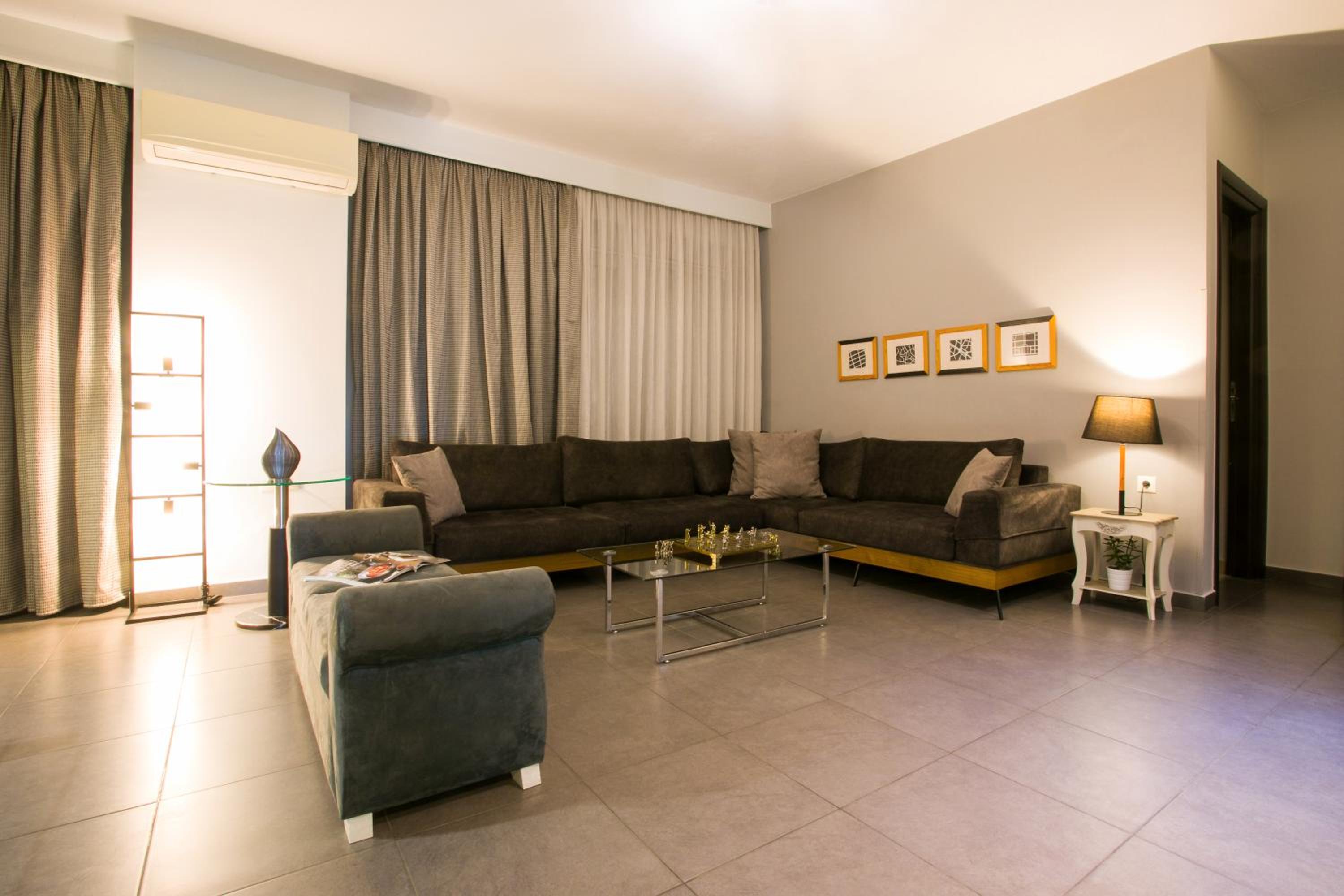 Executive Two-Bedroom Apartment with Hydromassage Shower photo 2