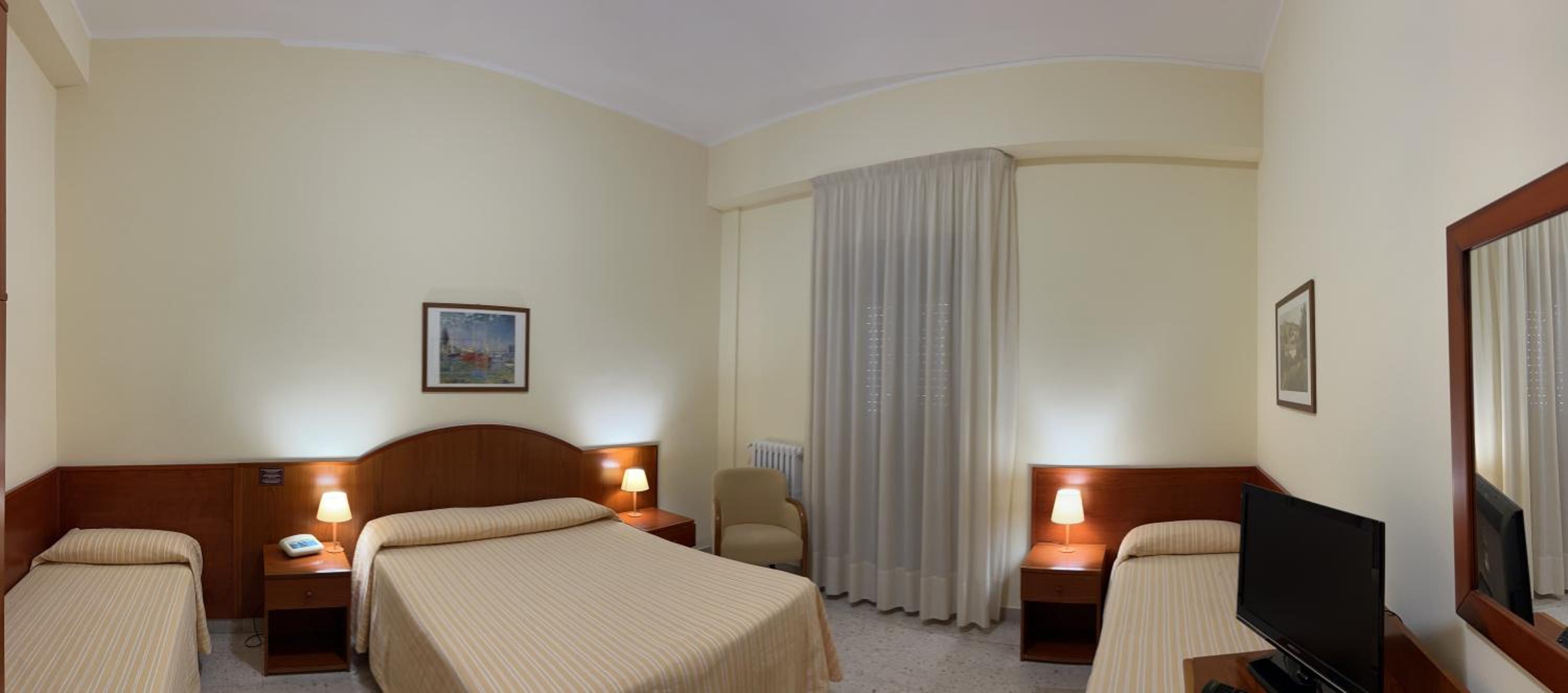 Standard Quadruple Room - Photo 5