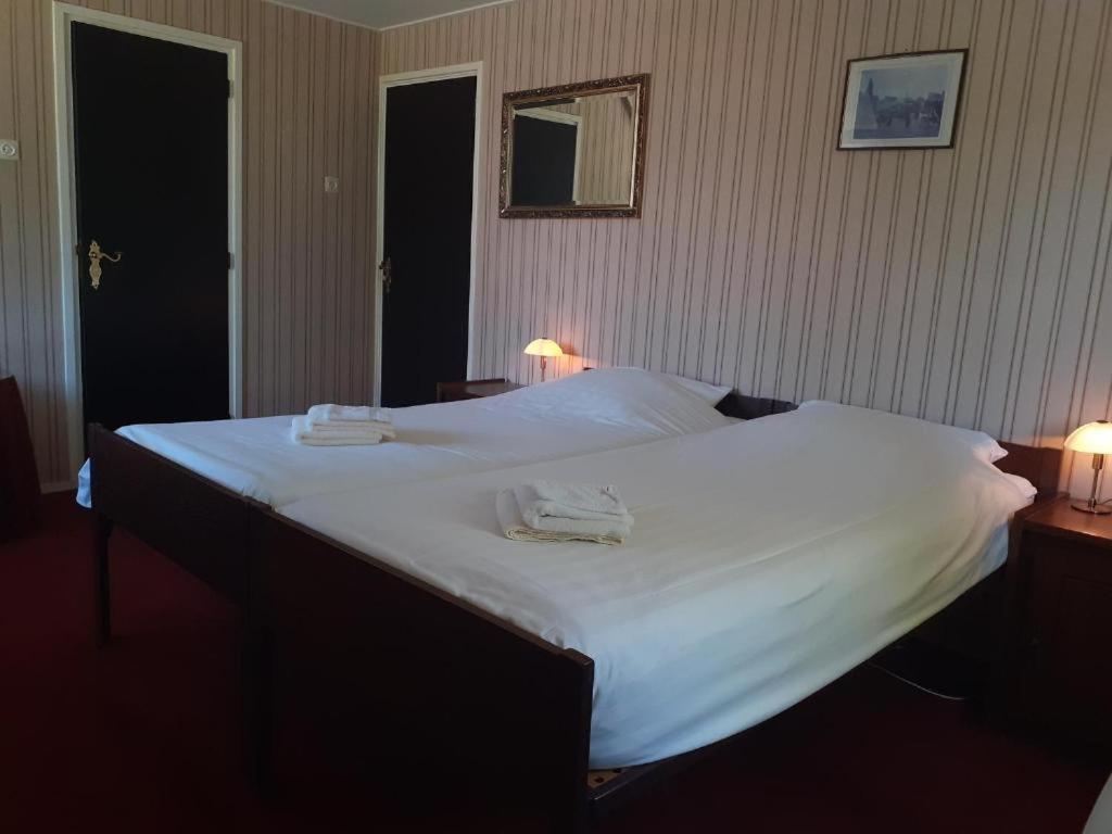 Double Room with Private Bathroom photo 1