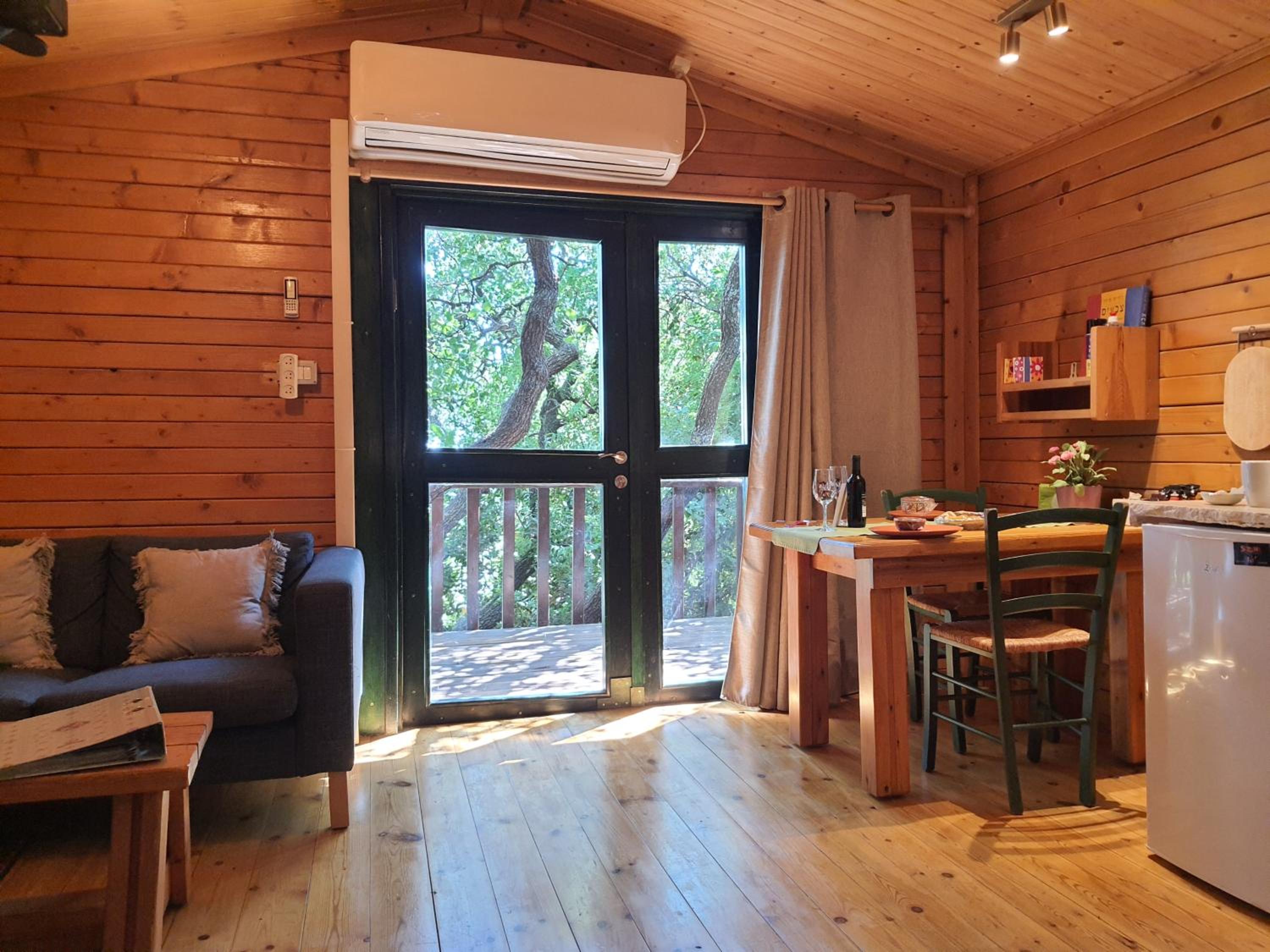Cottage with Spa Bath photo 3