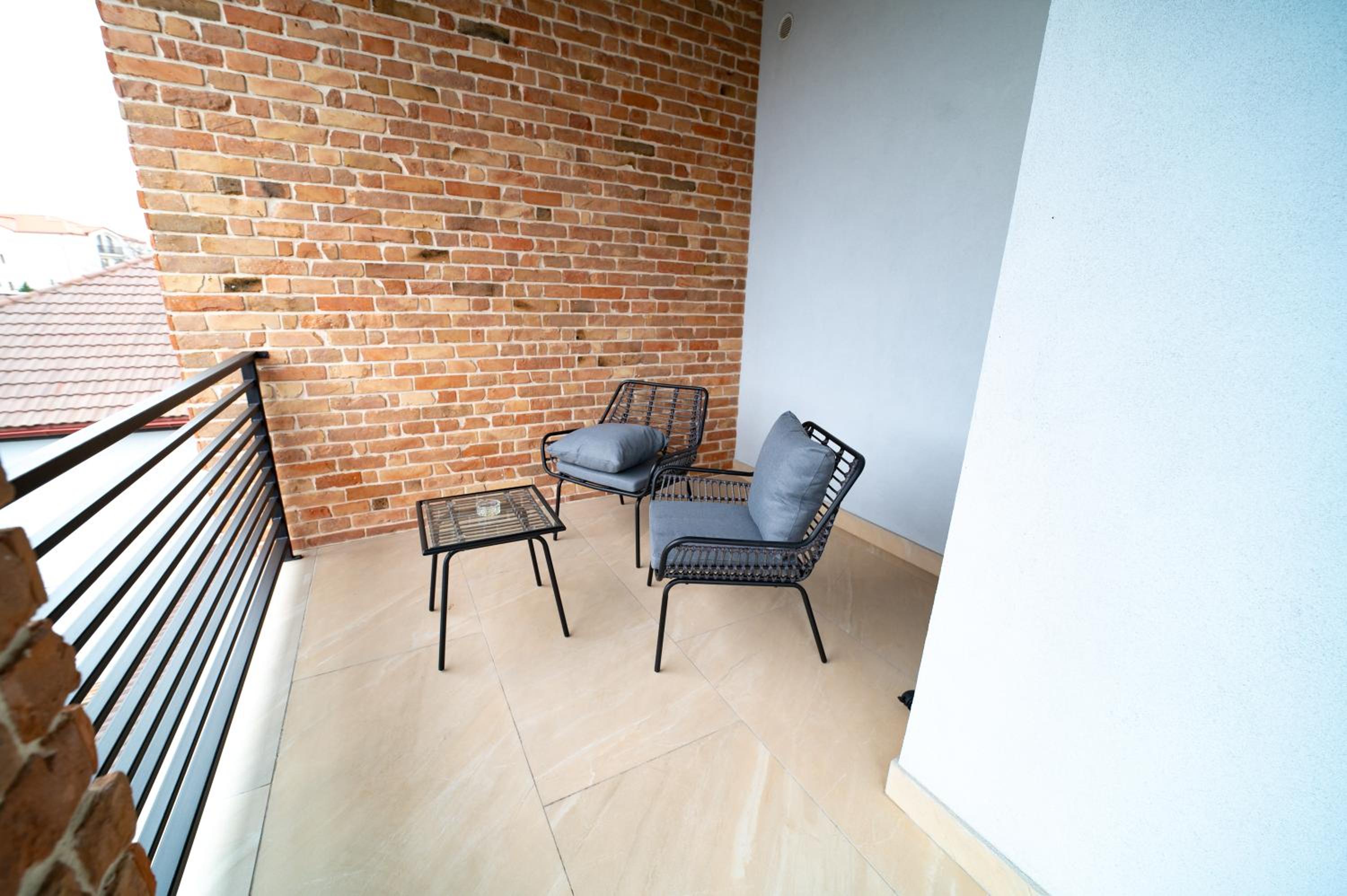 One-Bedroom Apartment - Photo 10