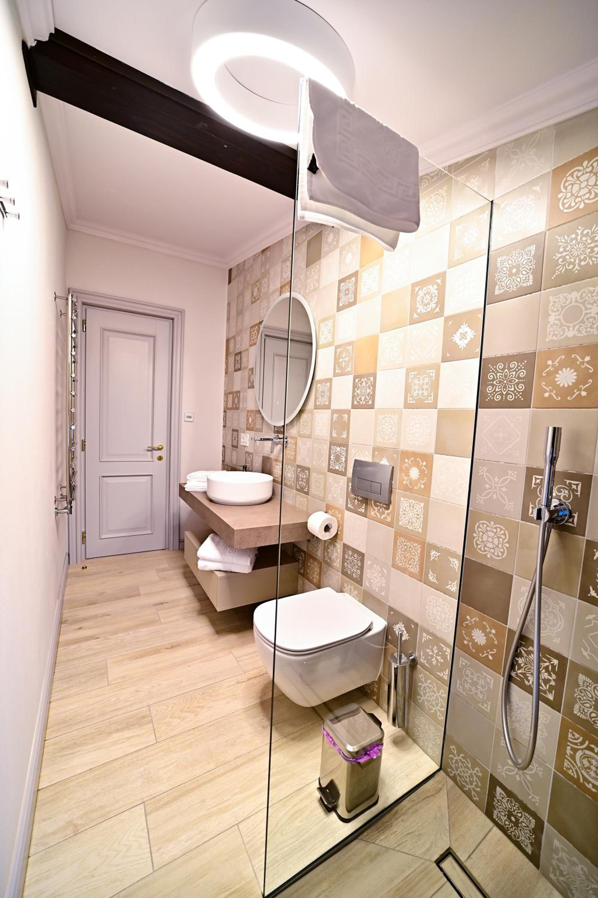 One-Bedroom Apartment - Photo 7