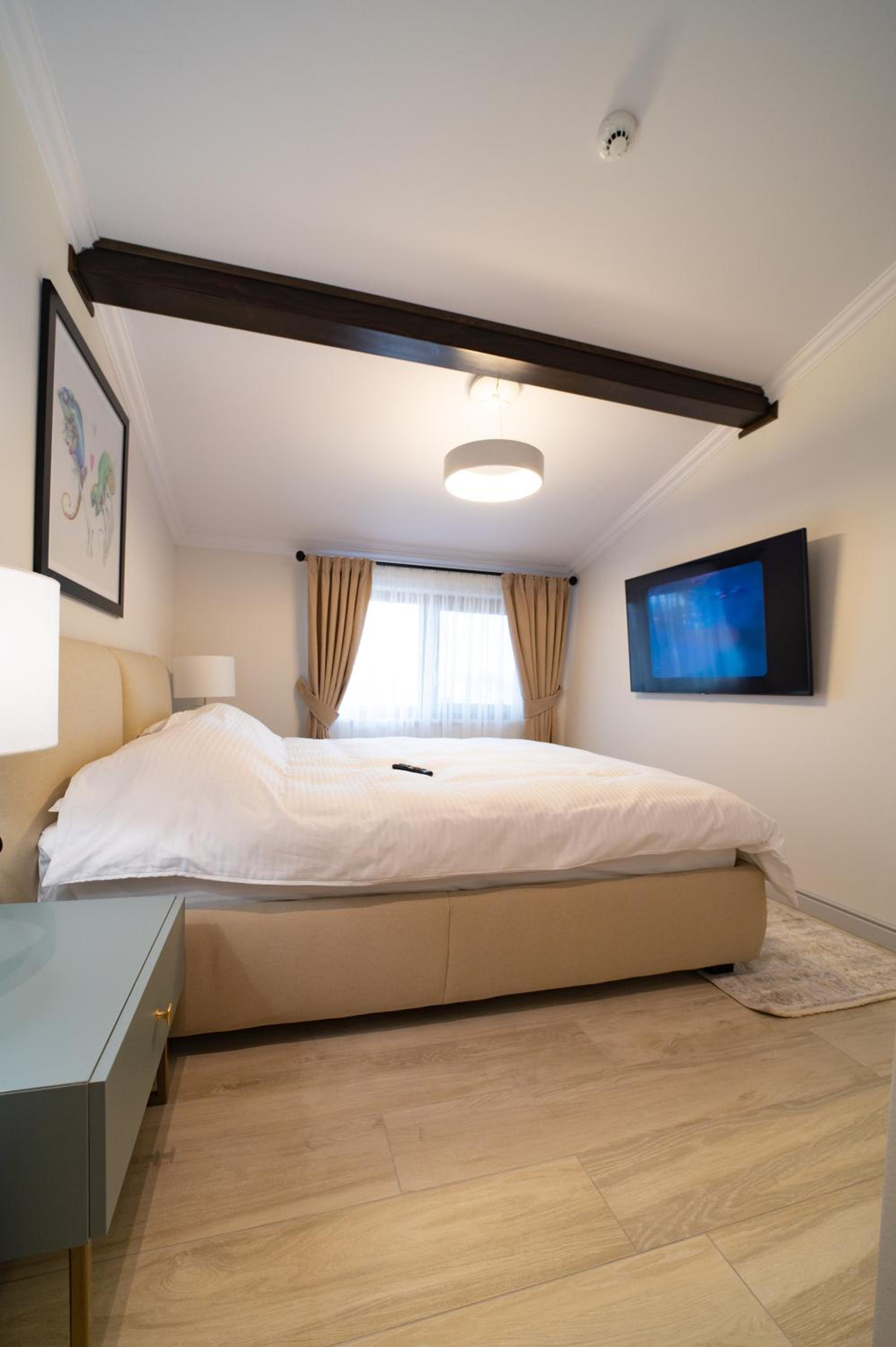 One-Bedroom Apartment - Photo 19