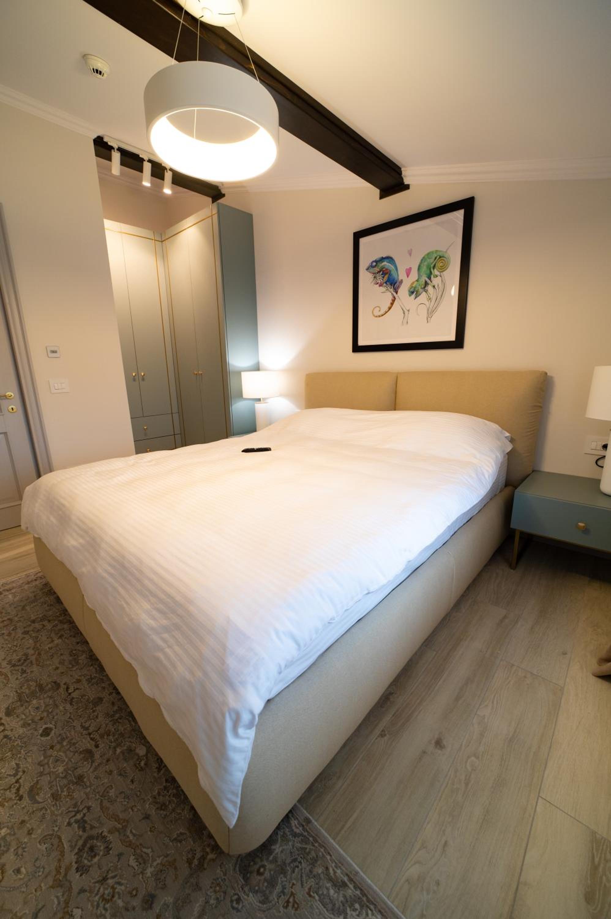 One-Bedroom Apartment - Photo 18