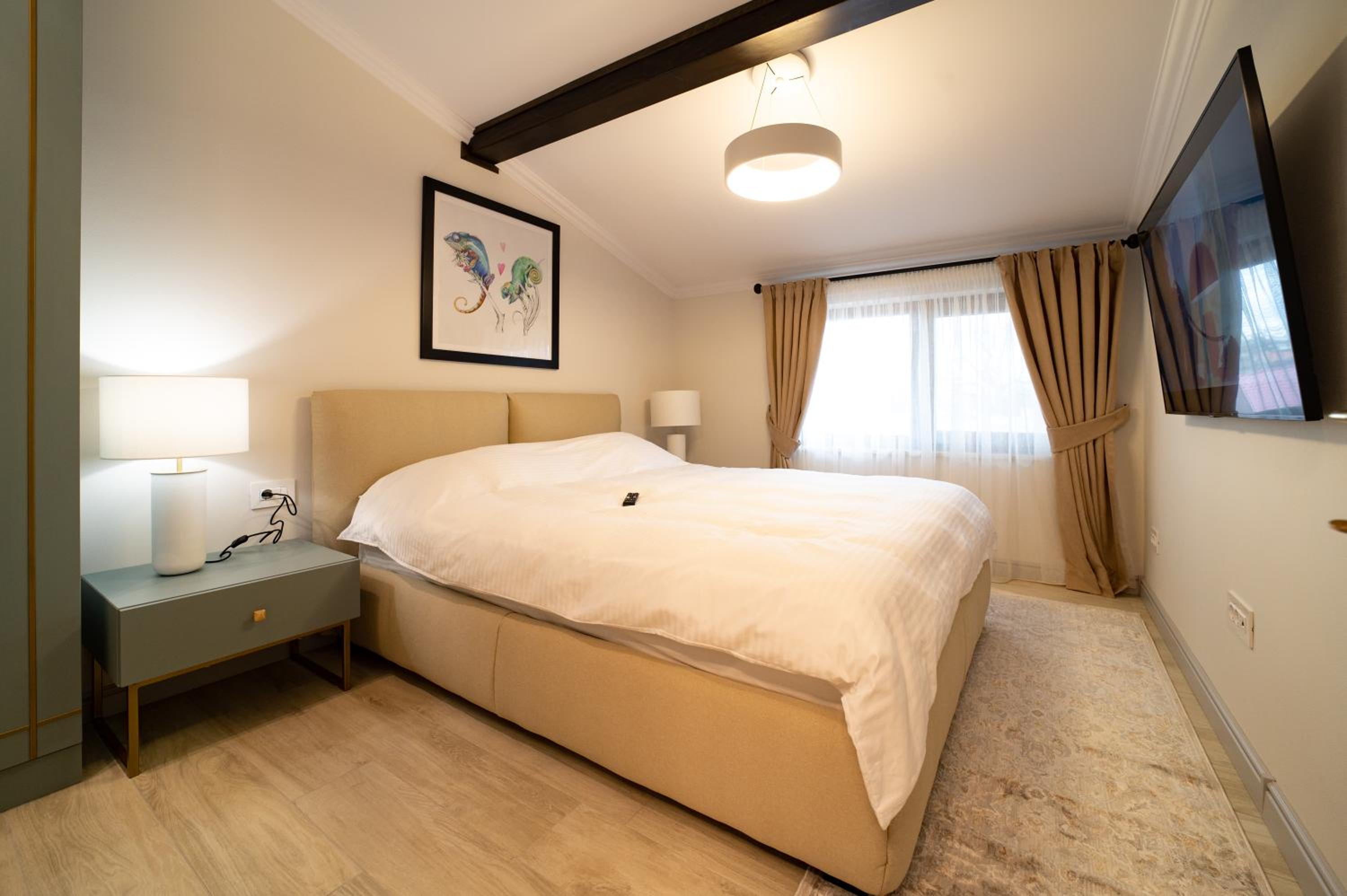 One-Bedroom Apartment - Photo 4