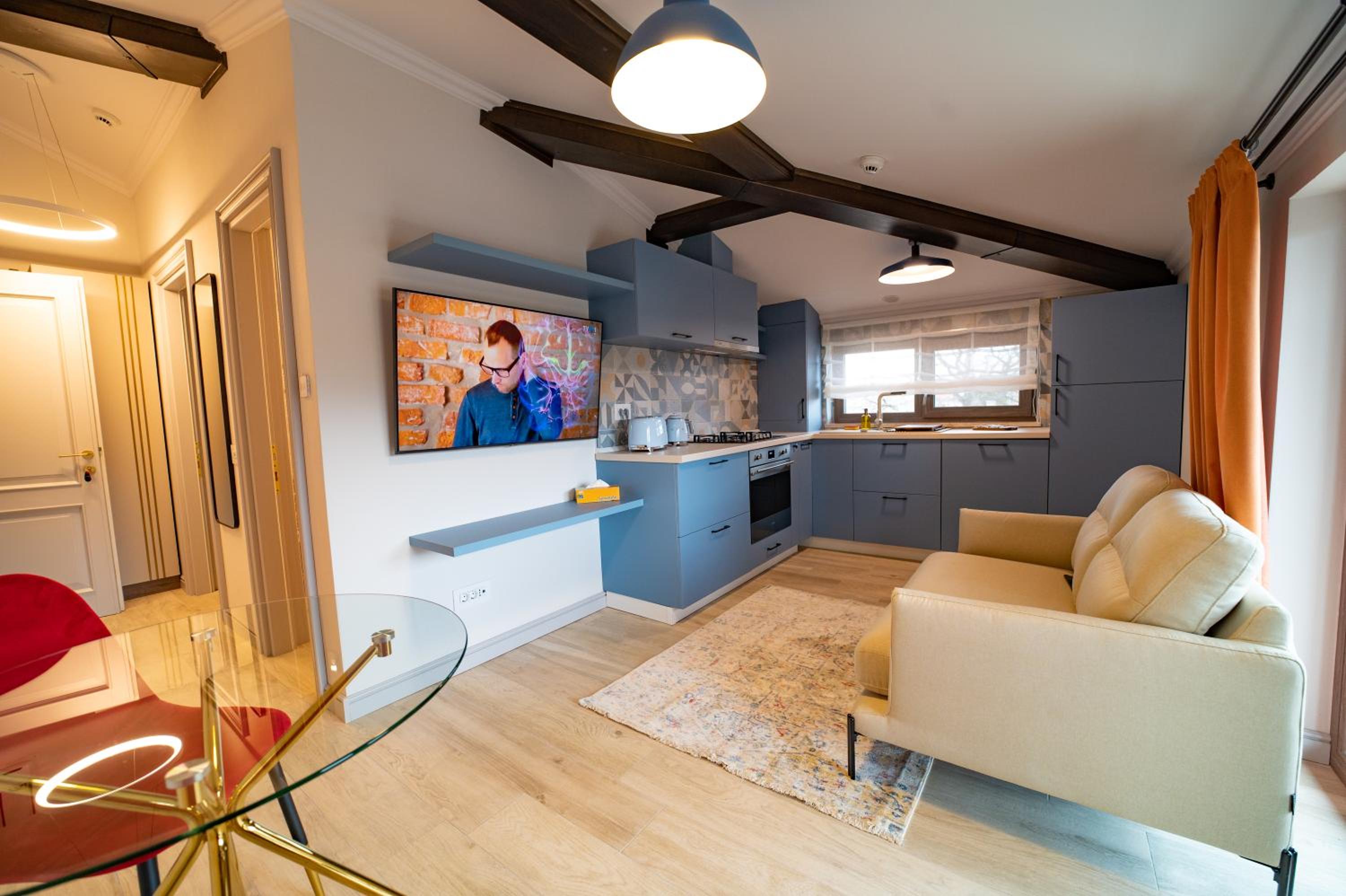One-Bedroom Apartment - Photo 1