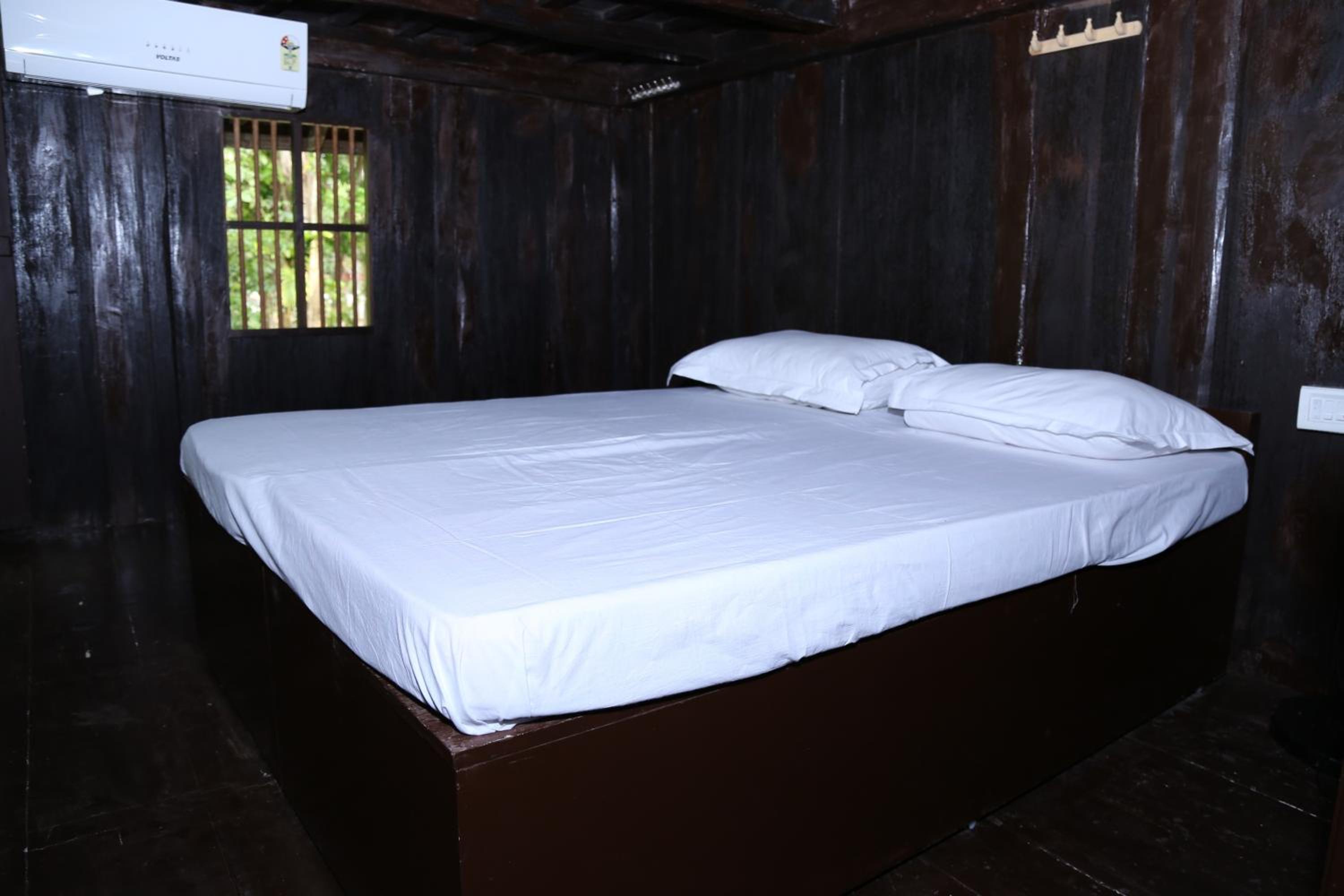 Deluxe Double or Twin Room - Photo 1