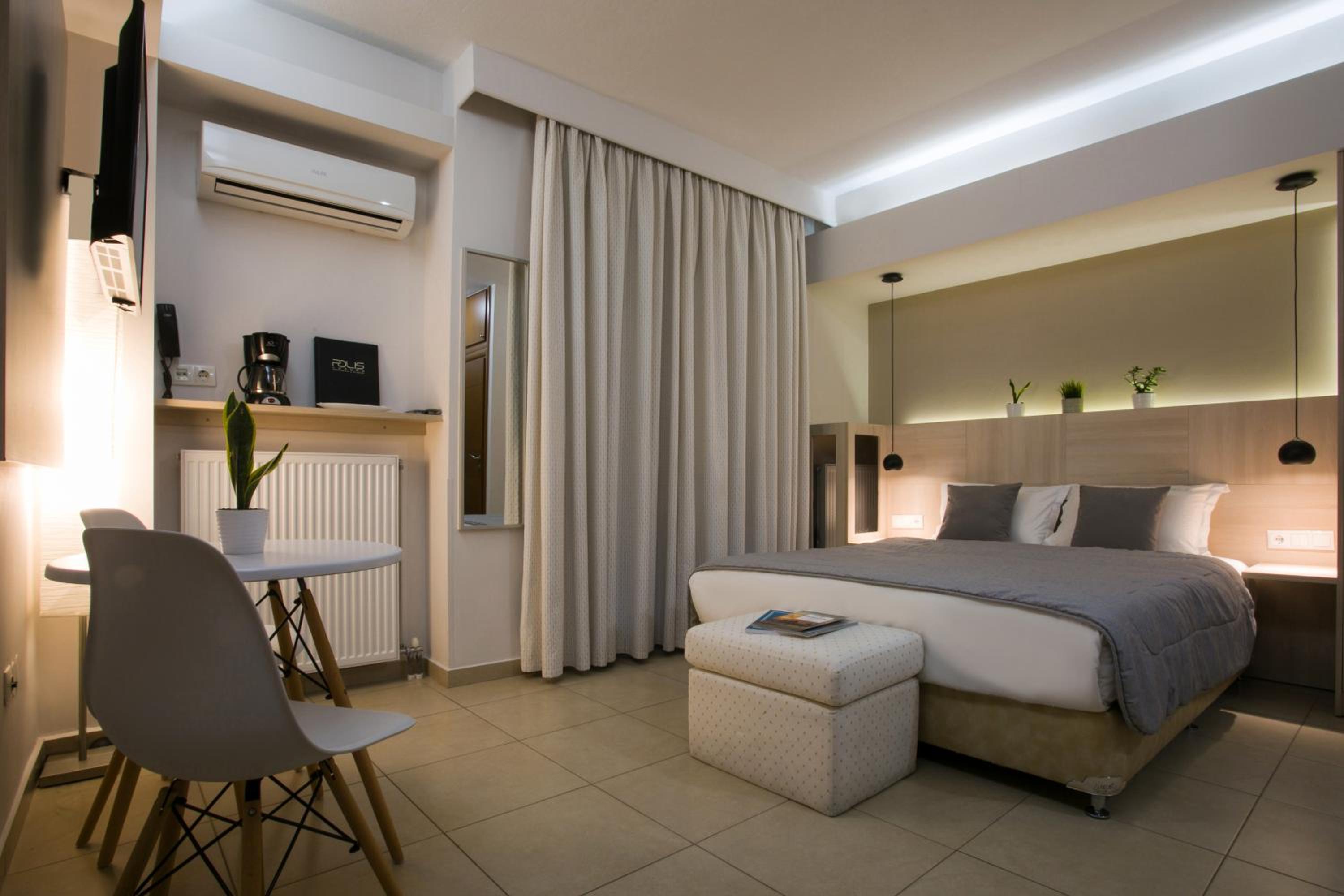 Standard Studio with Courtyard View photo 1