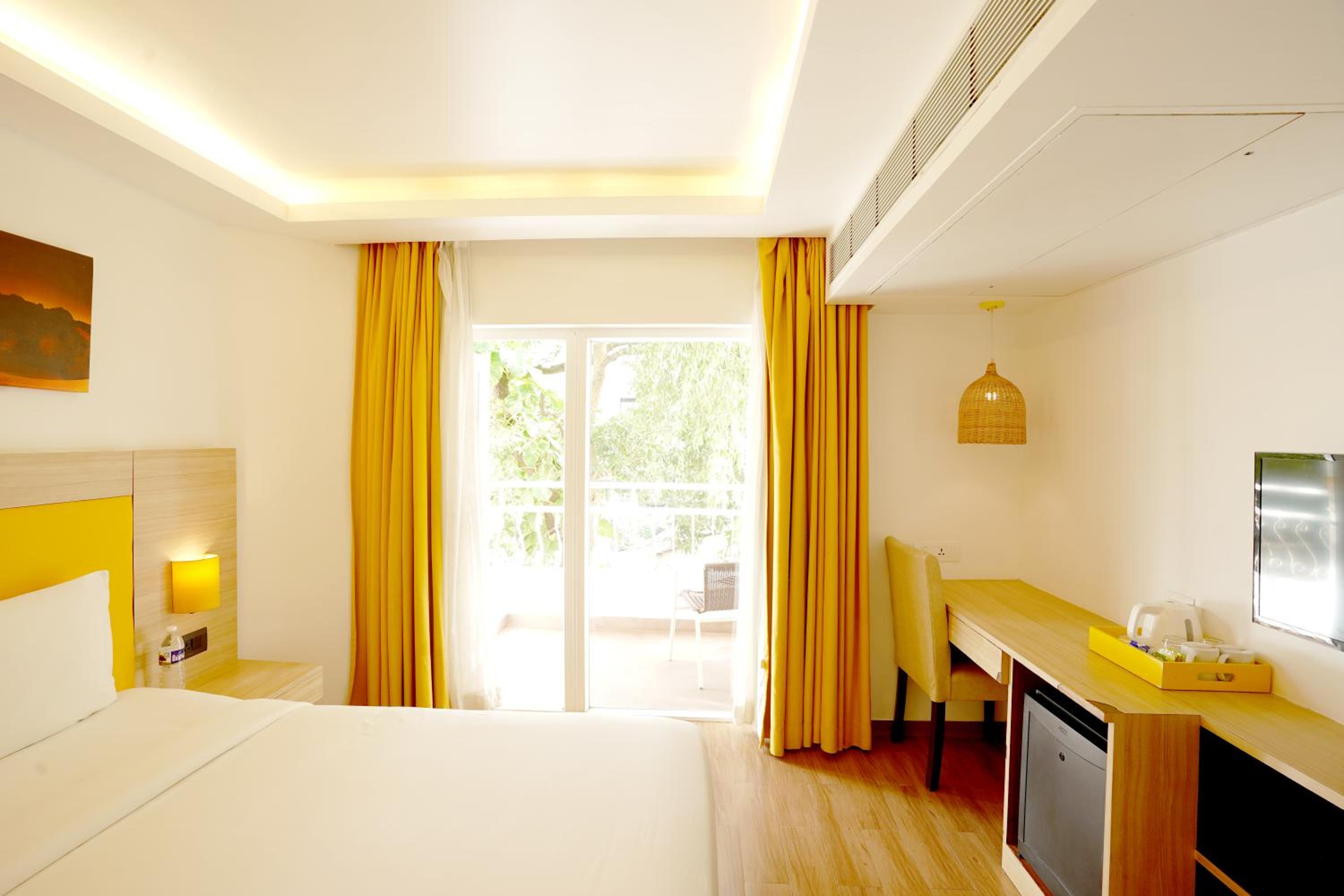 Superior King Room - Photo 3