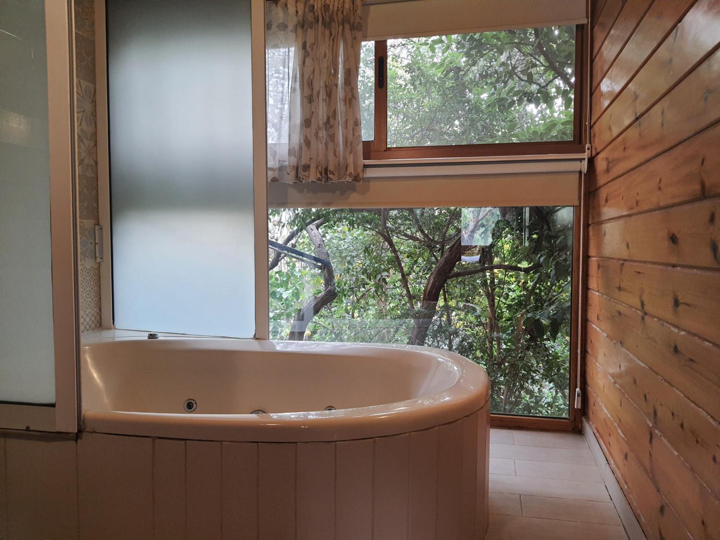 Suite with Spa Bath photo 3