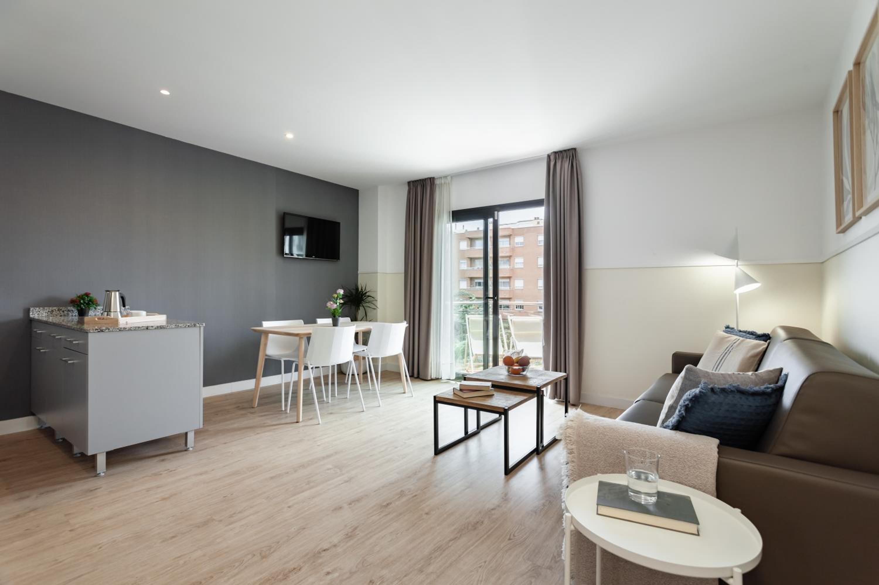 Apartamento con Balcón