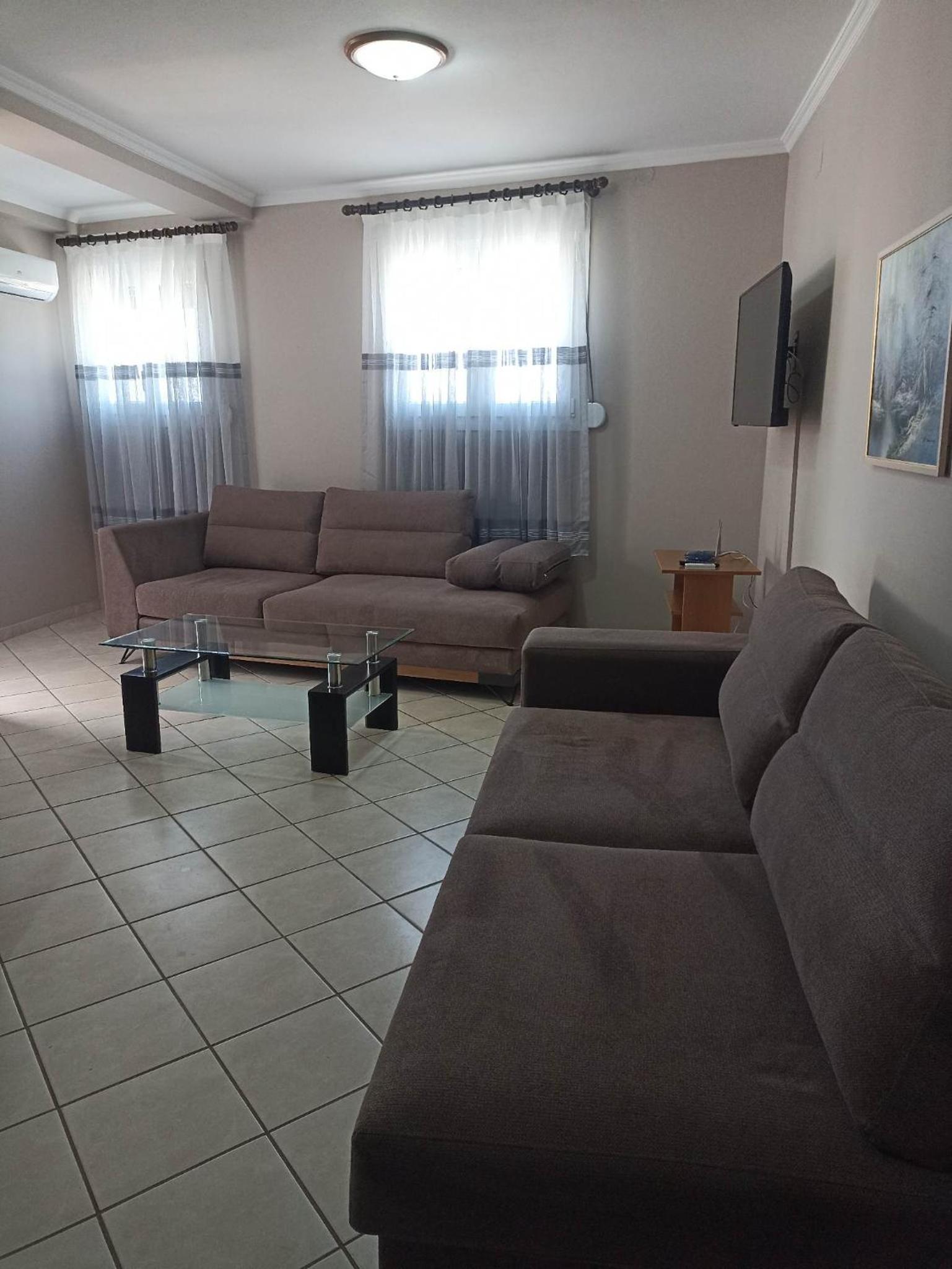 Apartment With Garden View