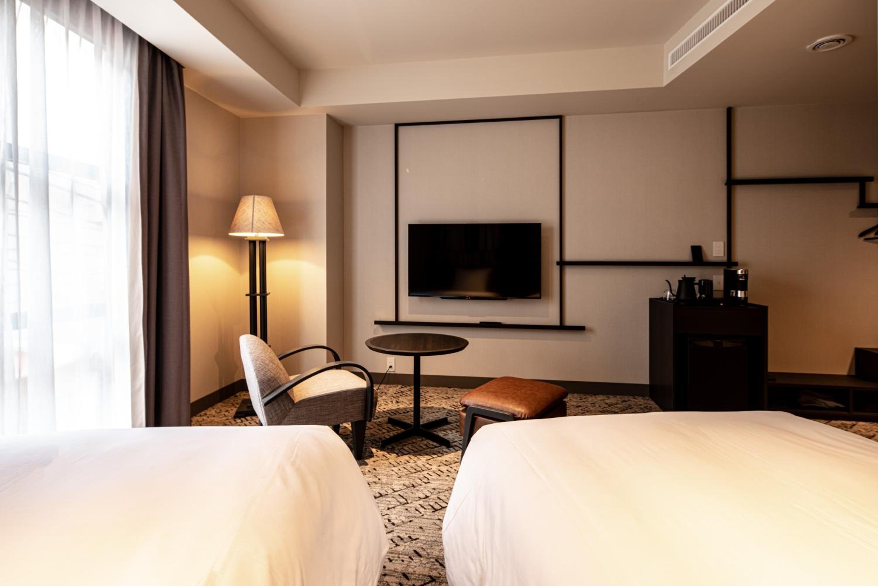 Standard Twin Room with Club Lounge Access (Episode 1) - Non-Smoking thumbnail 5