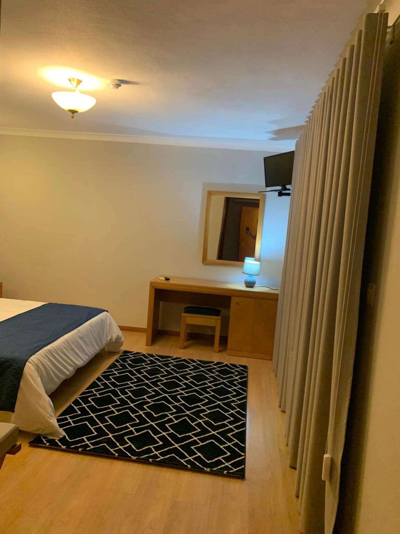 Superior Double or Twin Room with Lake View photo 3