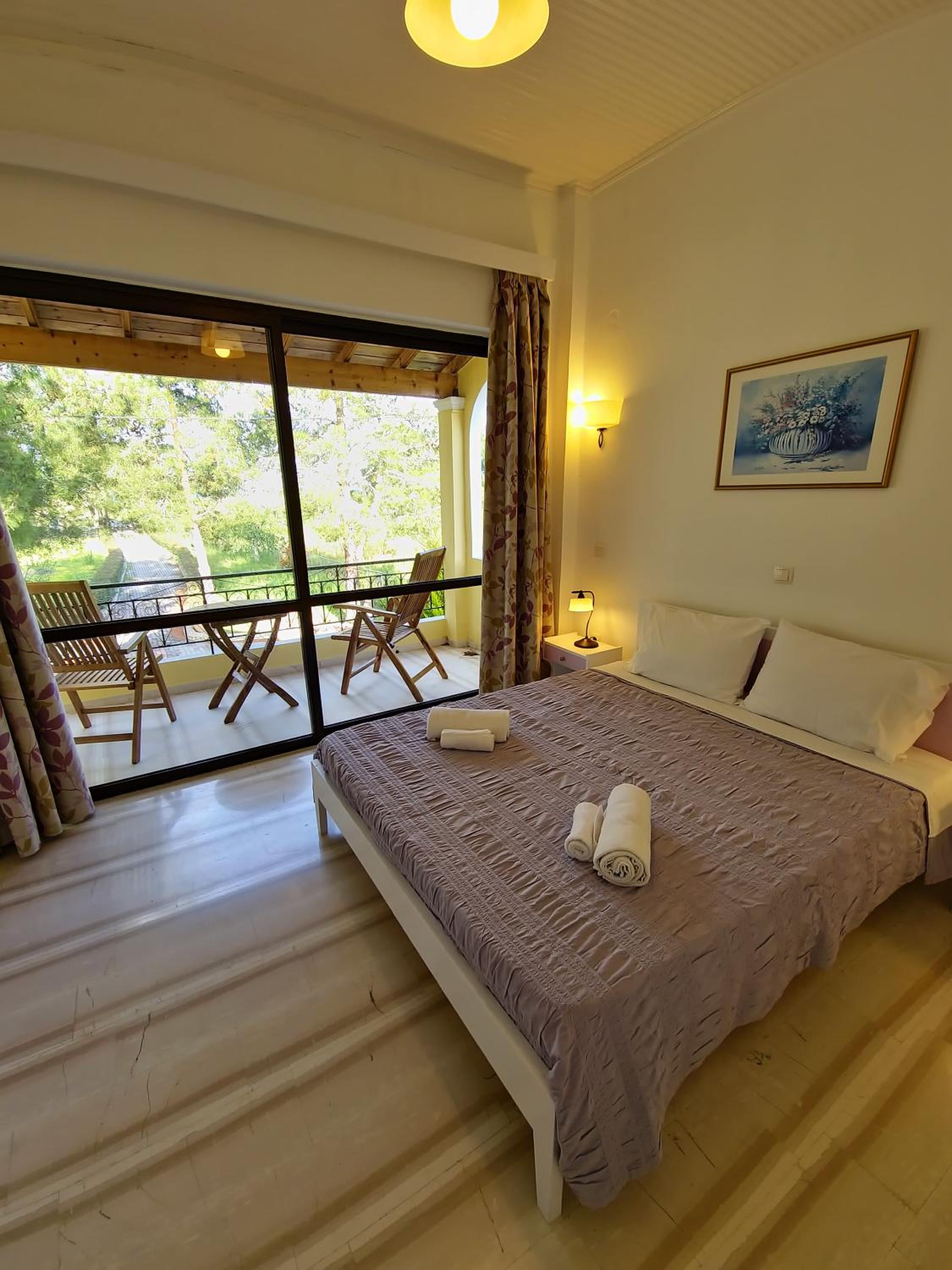 Two-Bedroom Deluxe Apartment with Garden View